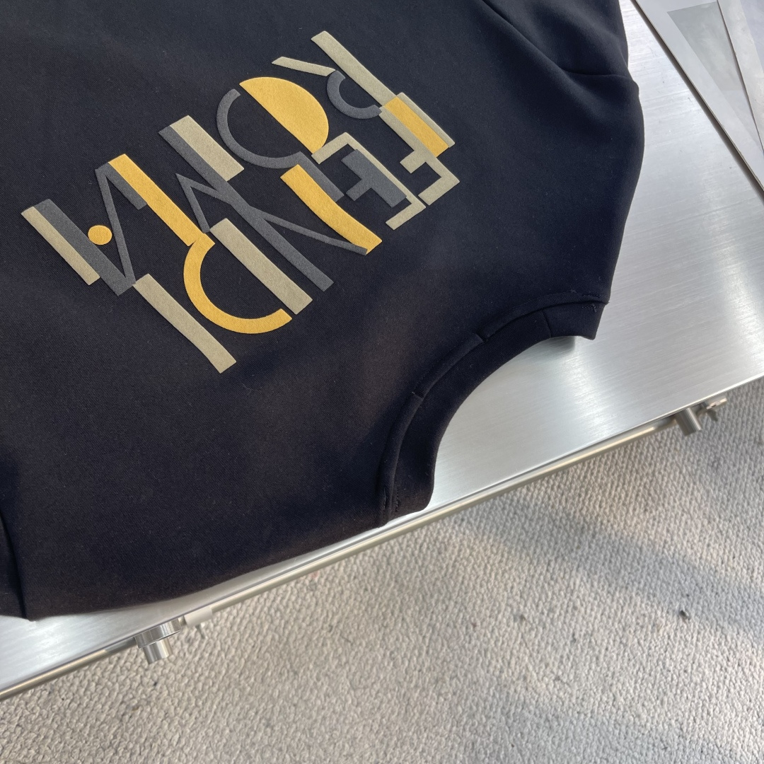 -FEND VIP高级定制 秋季新款短袖打底 立体logo 百搭款式 任何人都可以轻松驾驭 面料全订制工