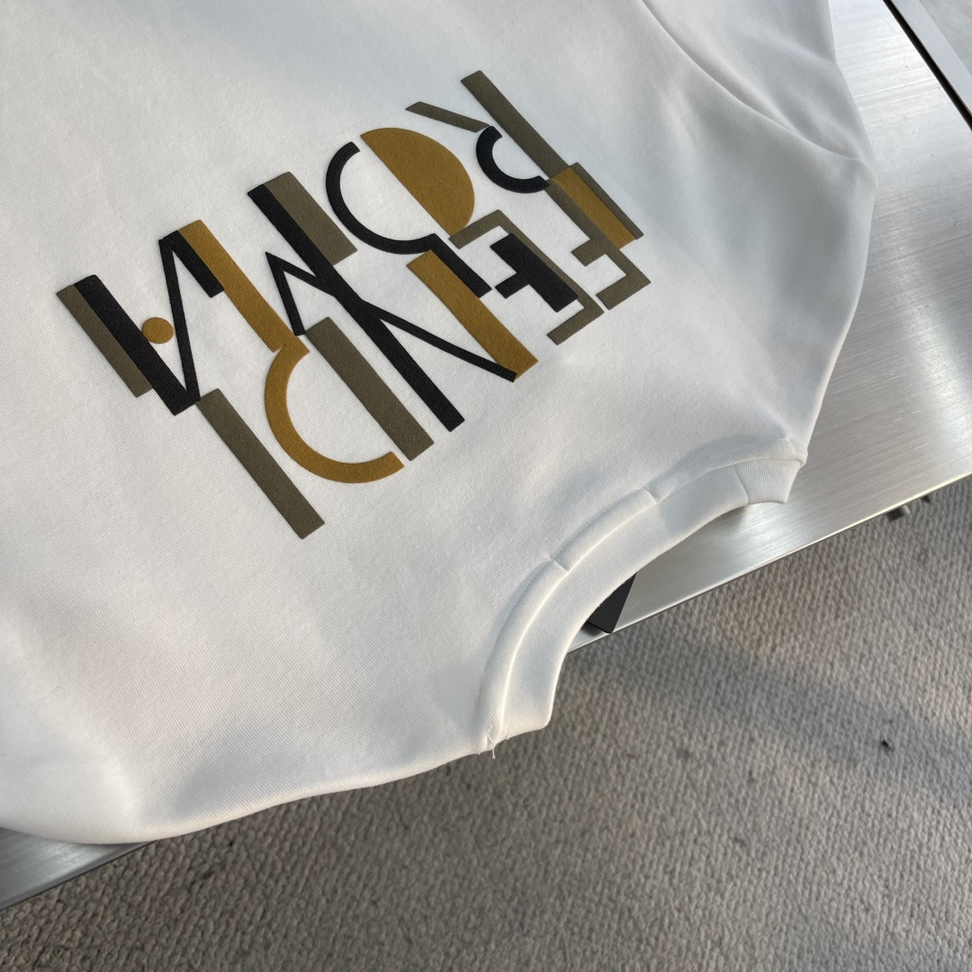 -FEND VIP高级定制 秋季新款短袖打底 立体logo 百搭款式 任何人都可以轻松驾驭 面料全订制工