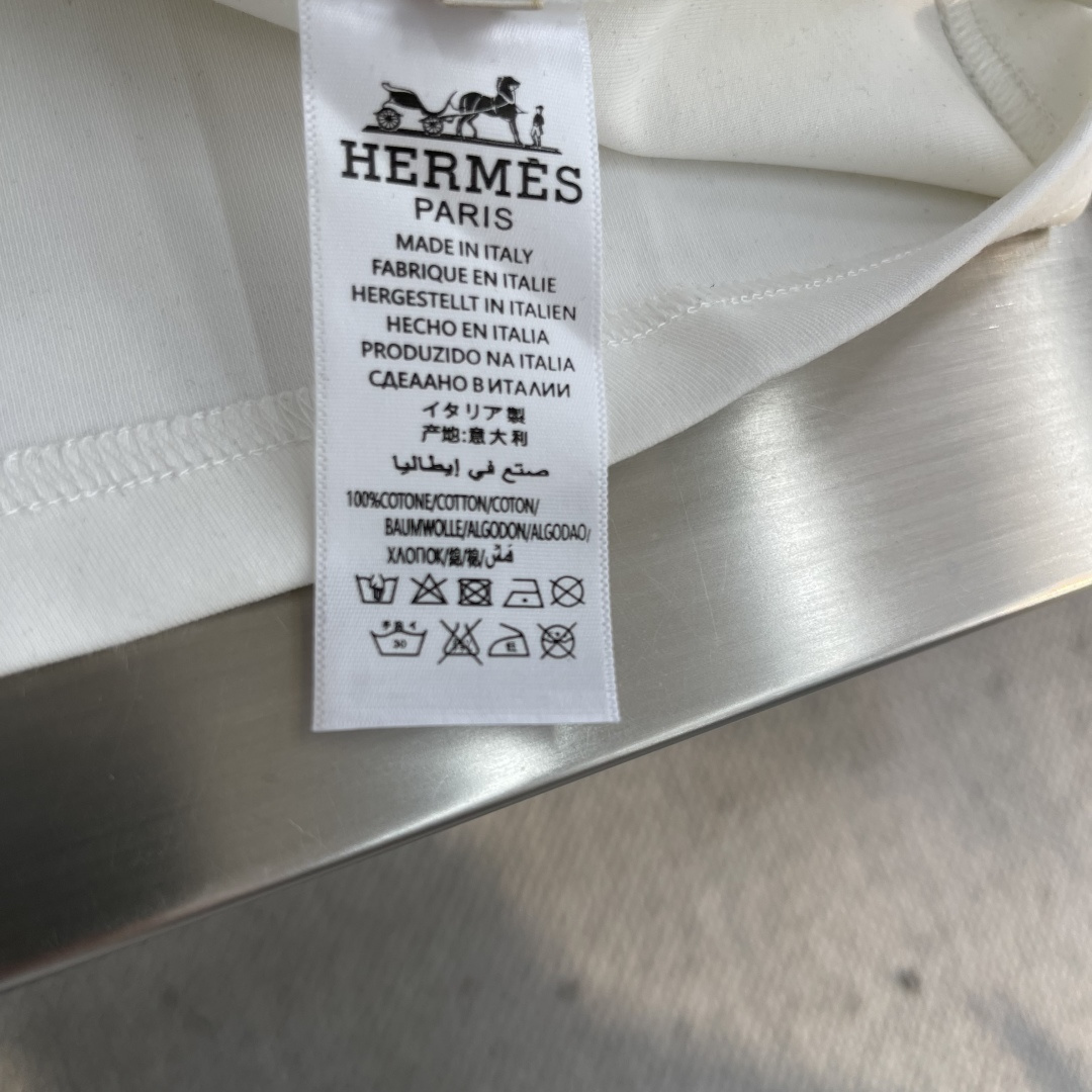 -Herme 2025秋冬新款时尚休闲打底衫长袖T恤精选进口高密度双面拉架棉面料，精致原版logo打造，