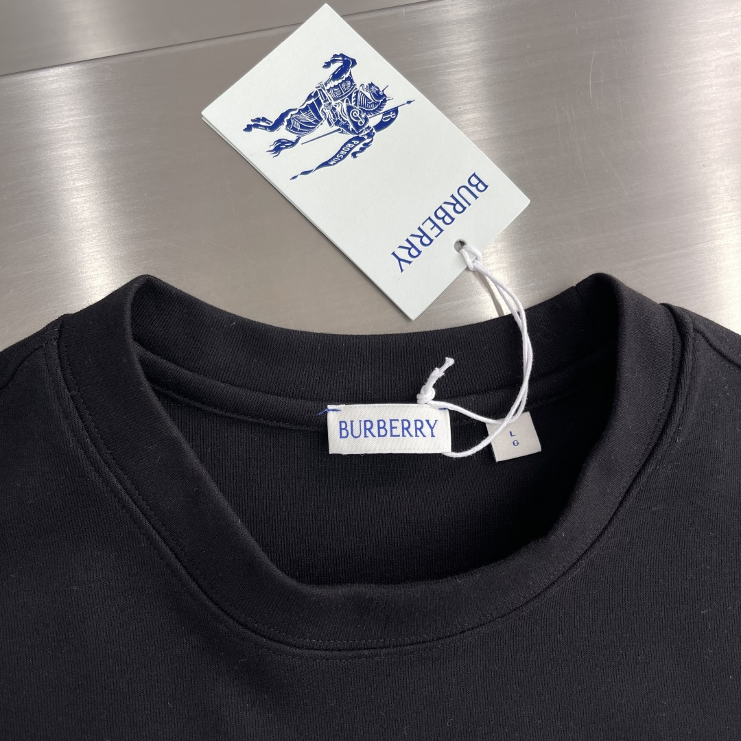 -BBR 25fw新款圆领T恤、285克重碳素磨毛纯棉面料 触感亲肤柔软且挺括有型 微阔宽松版型设计松弛