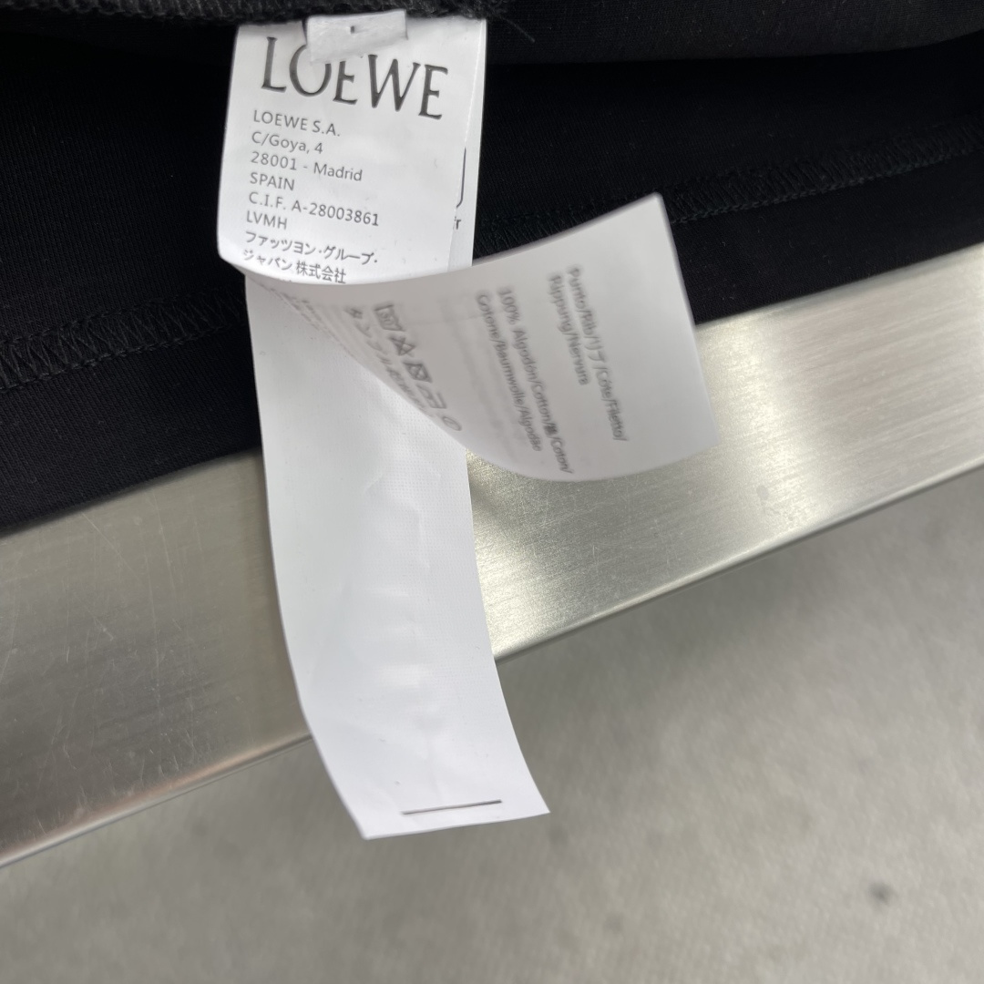 -LOEW 2025秋冬新款时尚休闲打底衫长袖T恤。精选进口高密度双面拉架棉面料，精致原版logo打造，