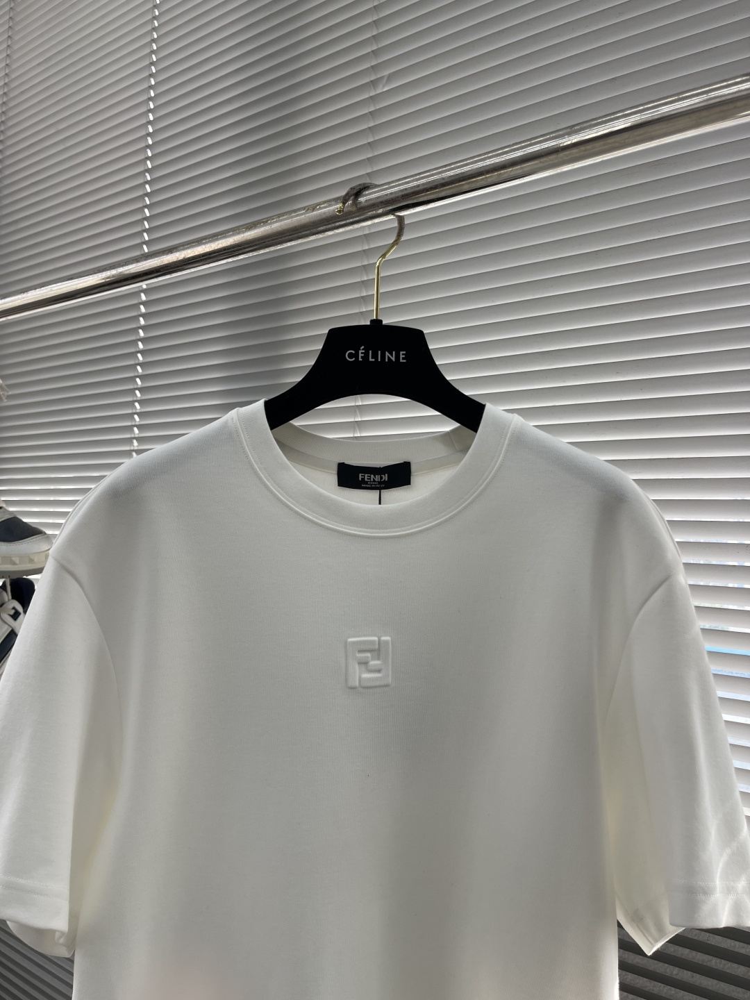 -FEND VIP高级定制 秋季新款短袖打底 立体logo 百搭款式 任何人都可以轻松驾驭 面料全订制工