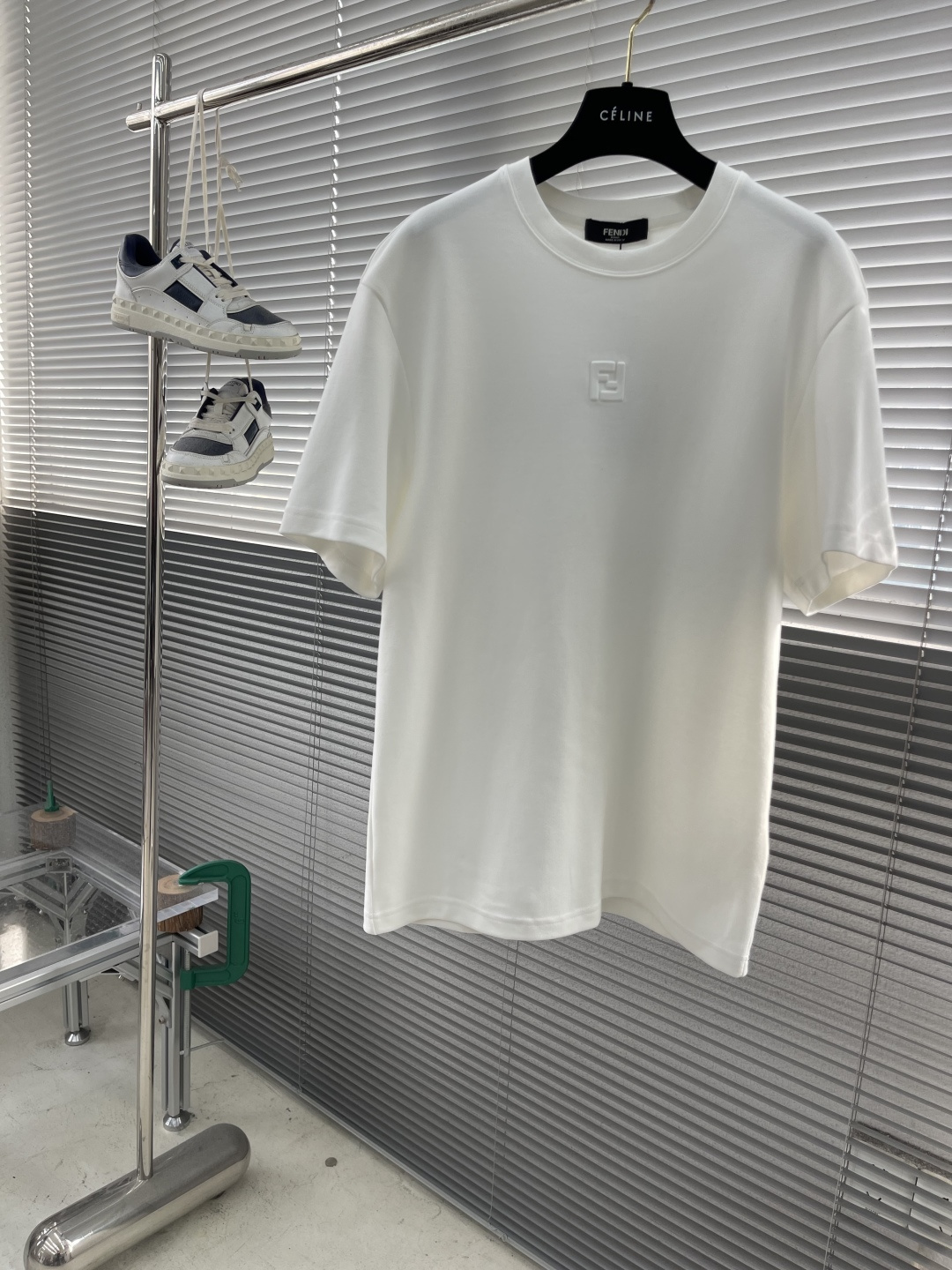 -FEND VIP高级定制 秋季新款短袖打底 立体logo 百搭款式 任何人都可以轻松驾驭 面料全订制工