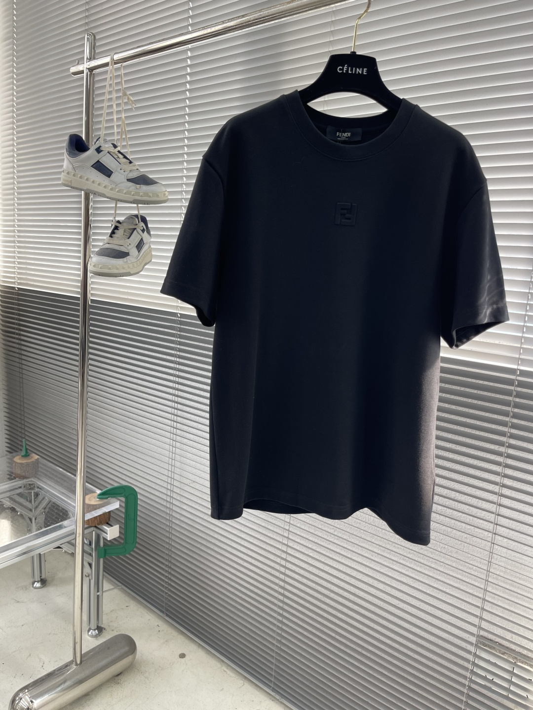 -FEND VIP高级定制 秋季新款短袖打底 立体logo 百搭款式 任何人都可以轻松驾驭 面料全订制工