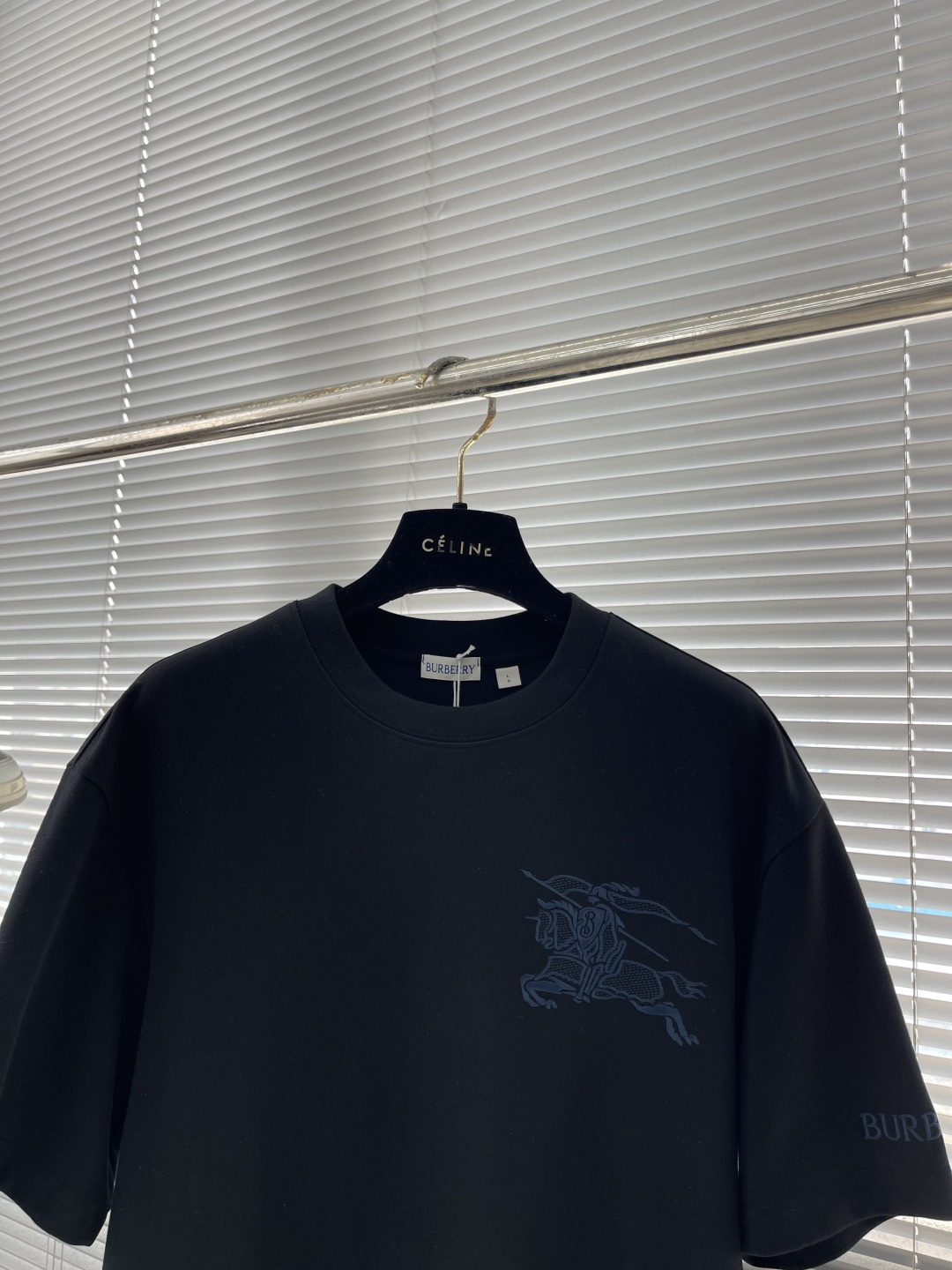 -BBR 25fw新款圆领T恤、285克重碳素磨毛纯棉面料 触感亲肤柔软且挺括有型 微阔宽松版型设计松弛