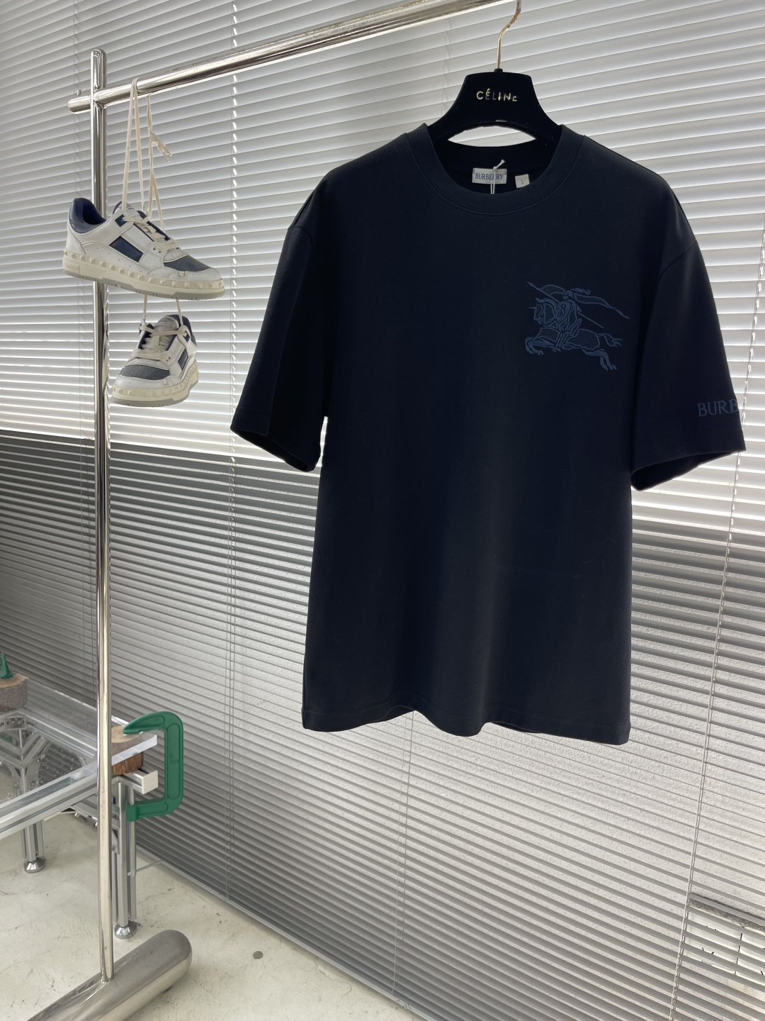 -BBR 25fw新款圆领T恤、285克重碳素磨毛纯棉面料 触感亲肤柔软且挺括有型 微阔宽松版型设计松弛