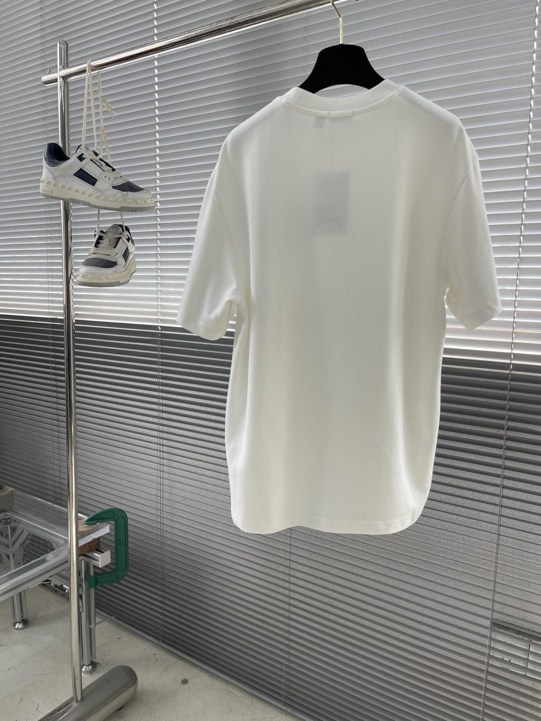 -BBR 25fw新款圆领T恤、285克重碳素磨毛纯棉面料 触感亲肤柔软且挺括有型 微阔宽松版型设计松弛