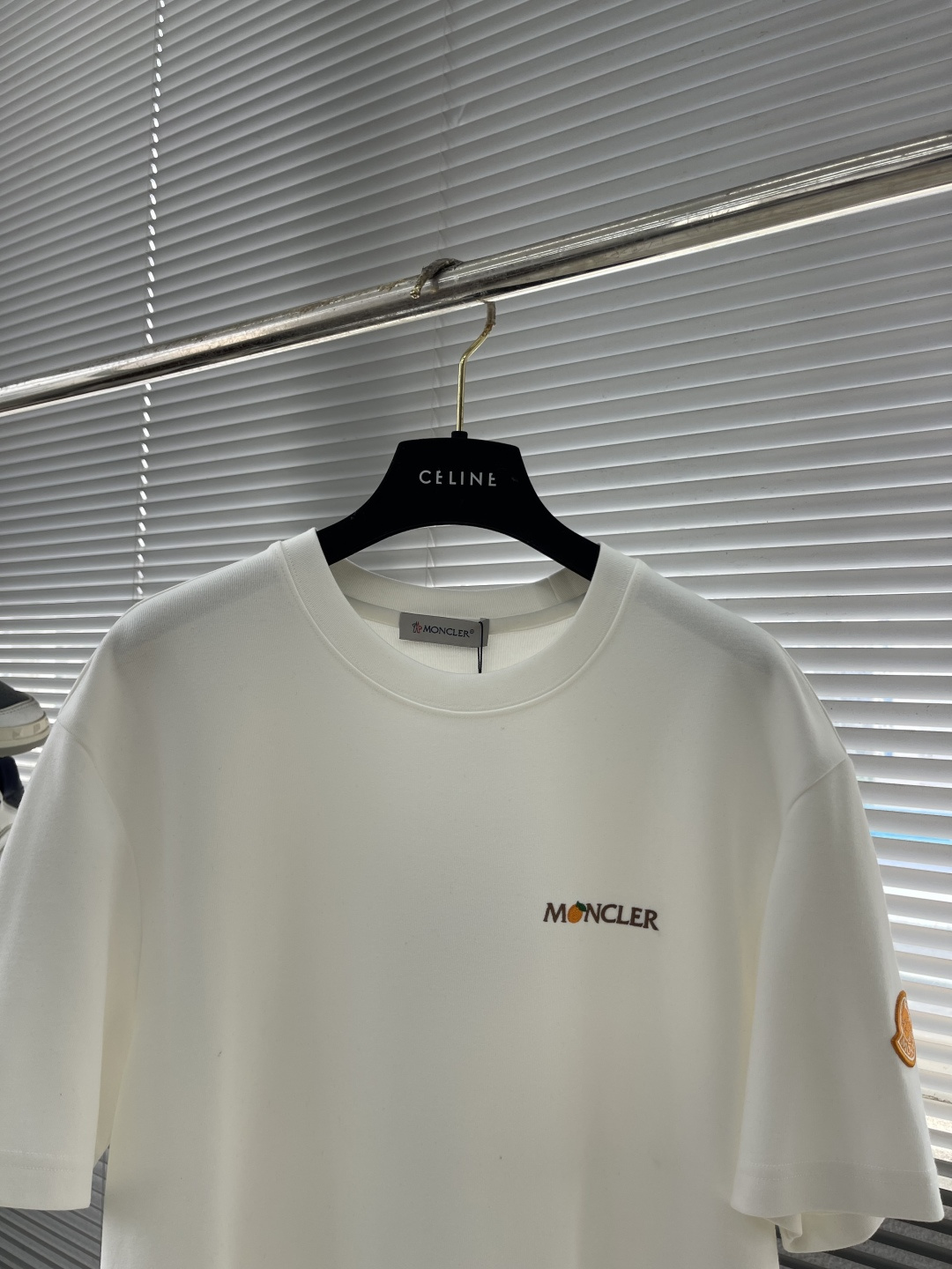 -mon 2025新款圆领短袖T恤定制面料 透气舒适度高，细节无可挑剔，品牌元素设计理念，体现高品质。手