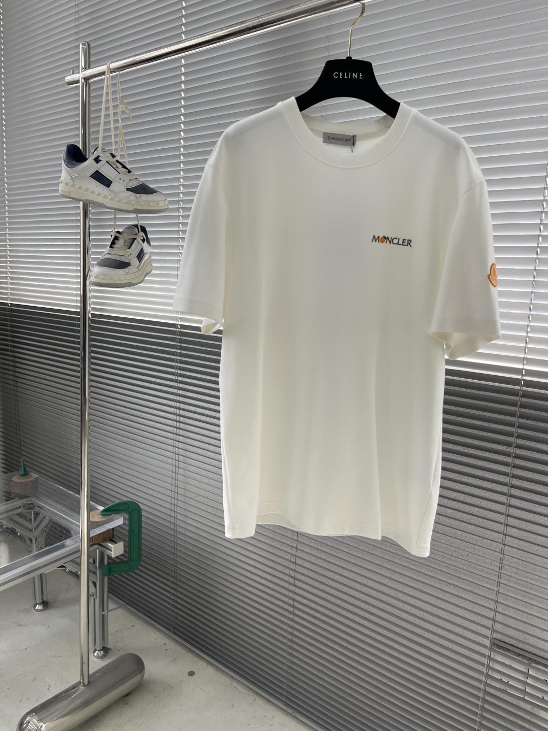 -mon 2025新款圆领短袖T恤定制面料 透气舒适度高，细节无可挑剔，品牌元素设计理念，体现高品质。手