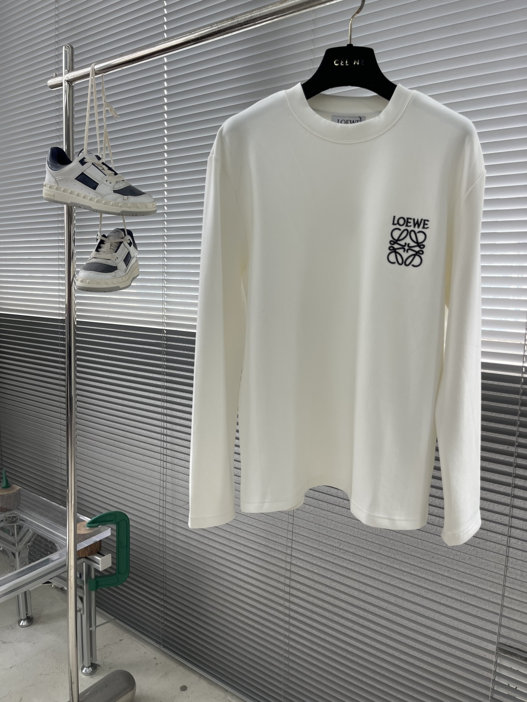 -LOEW 2025秋冬新款时尚休闲打底衫长袖T恤。精选进口高密度双面拉架棉面料，精致原版logo打造，