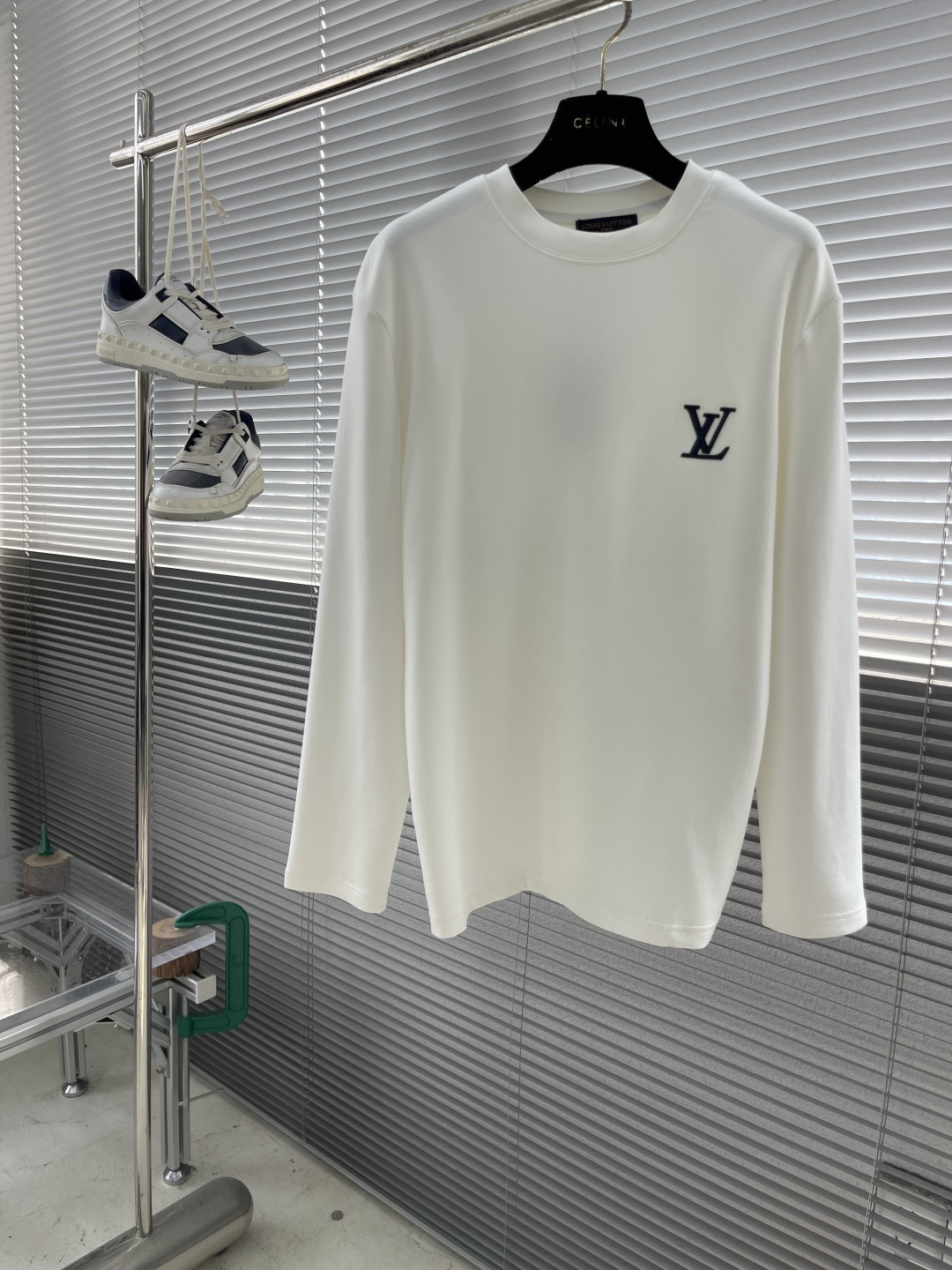 -驴牌 2025秋冬新款时尚休闲打底衫长袖T恤。精选进口高密度双面拉架棉面料，精致原版logo打造，舒适