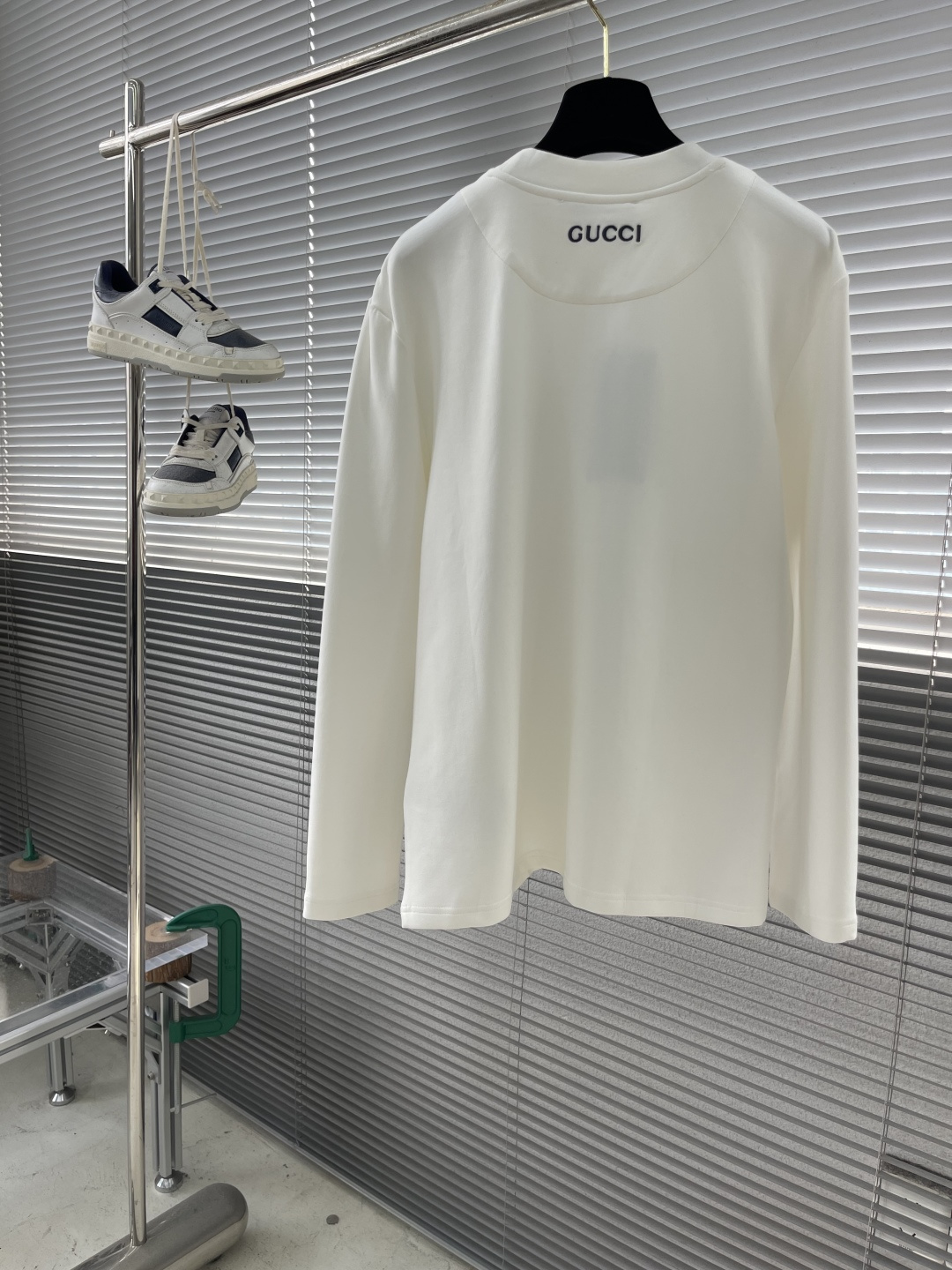 -GUCC 2025秋冬新款时尚休闲打底衫长袖T恤精选进口高密度双面拉架棉面料，精致原版logo打造，舒