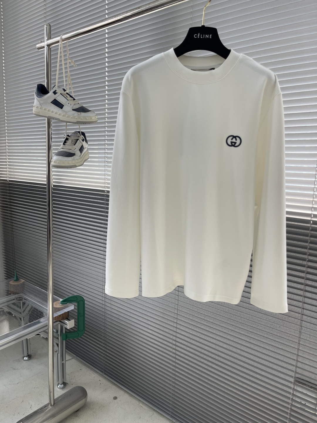 -GUCC 2025秋冬新款时尚休闲打底衫长袖T恤精选进口高密度双面拉架棉面料，精致原版logo打造，舒