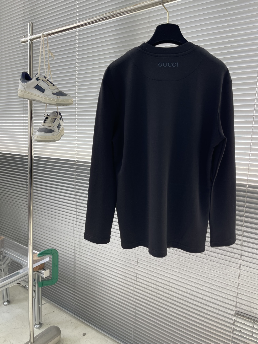 -GUCC 2025秋冬新款时尚休闲打底衫长袖T恤精选进口高密度双面拉架棉面料，精致原版logo打造，舒