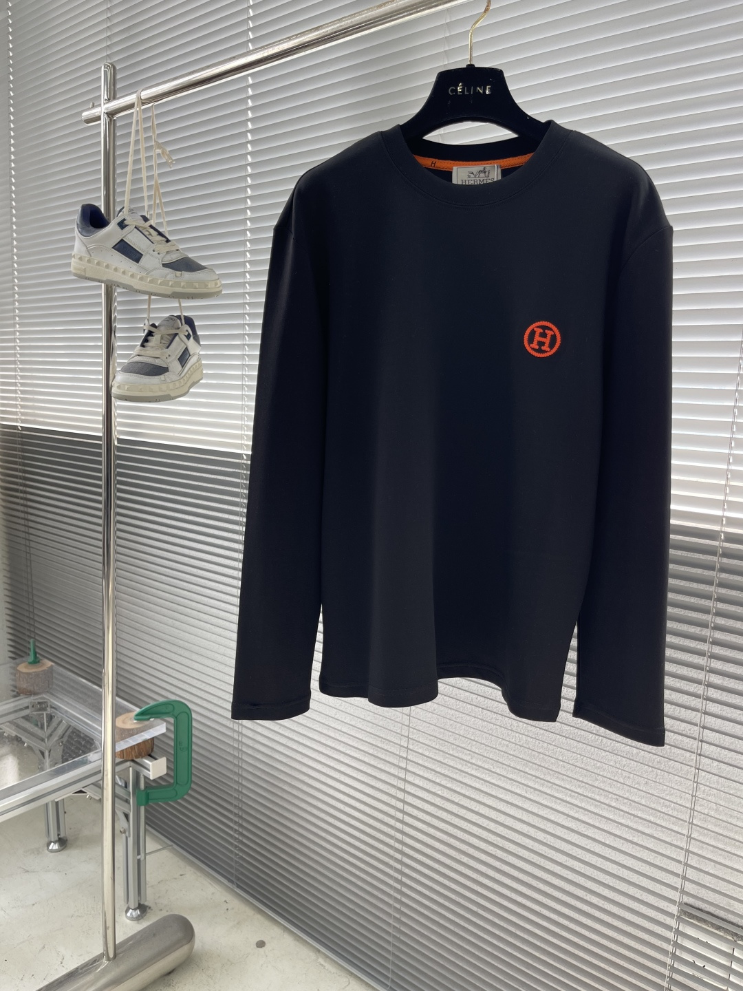 -Herme 2025秋冬新款时尚休闲打底衫长袖T恤精选进口高密度双面拉架棉面料，精致原版logo打造，