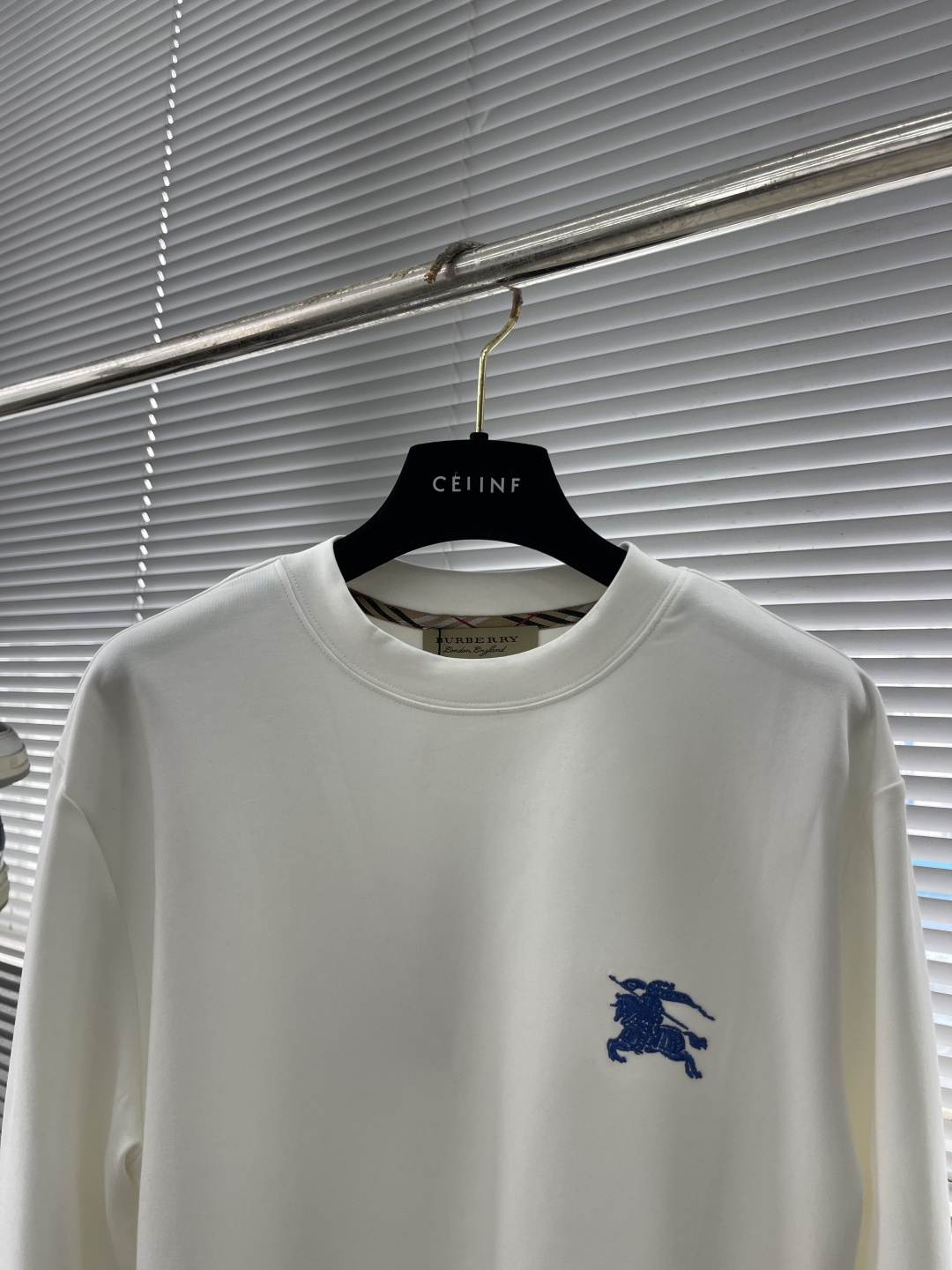 -BBR 2025秋冬新款时尚休闲打底衫长袖T恤精选进口高密度双面拉架棉面料，精致原版logo打造，舒适