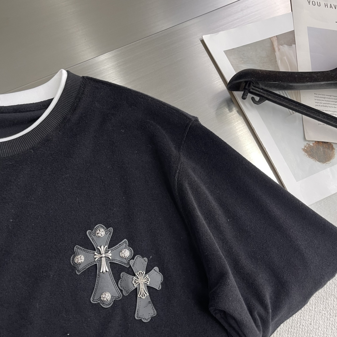 -CH 克罗心 新款秋冬打底卫衣，街头与户外的碰撞～～大家都知道这款长袖采进口面料制成．采用进口专机立体