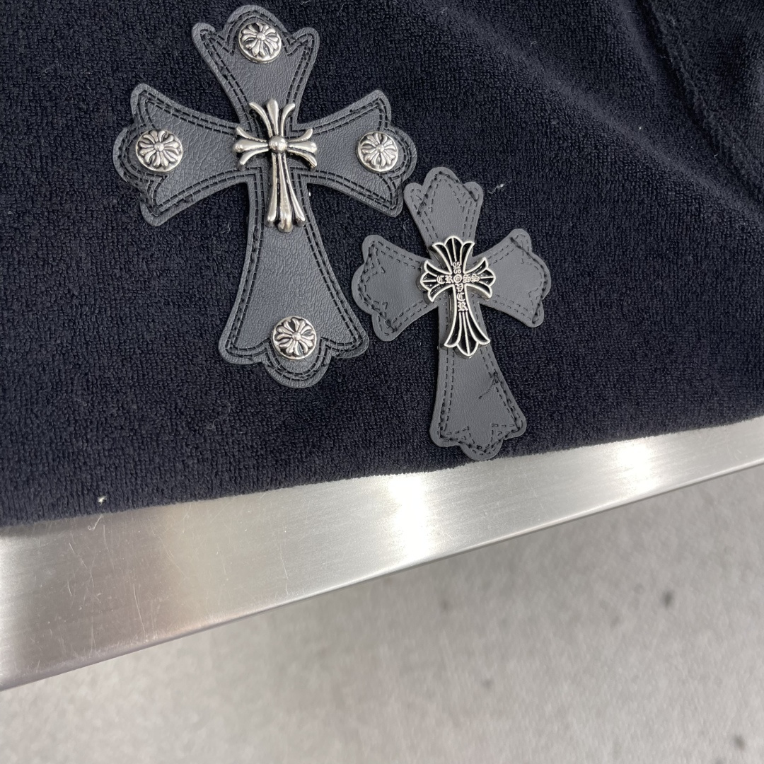 -CH 克罗心 新款秋冬打底卫衣，街头与户外的碰撞～～大家都知道这款长袖采进口面料制成．采用进口专机立体