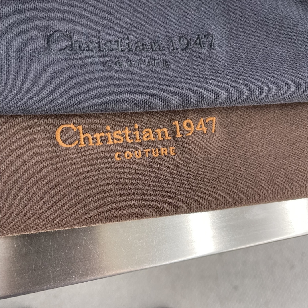 -Dio 2025秋冬系列长袖打底T恤码数：M-5XL 微阔版型绒感双纱面料，面料表面食毛做磨毛工艺肌理