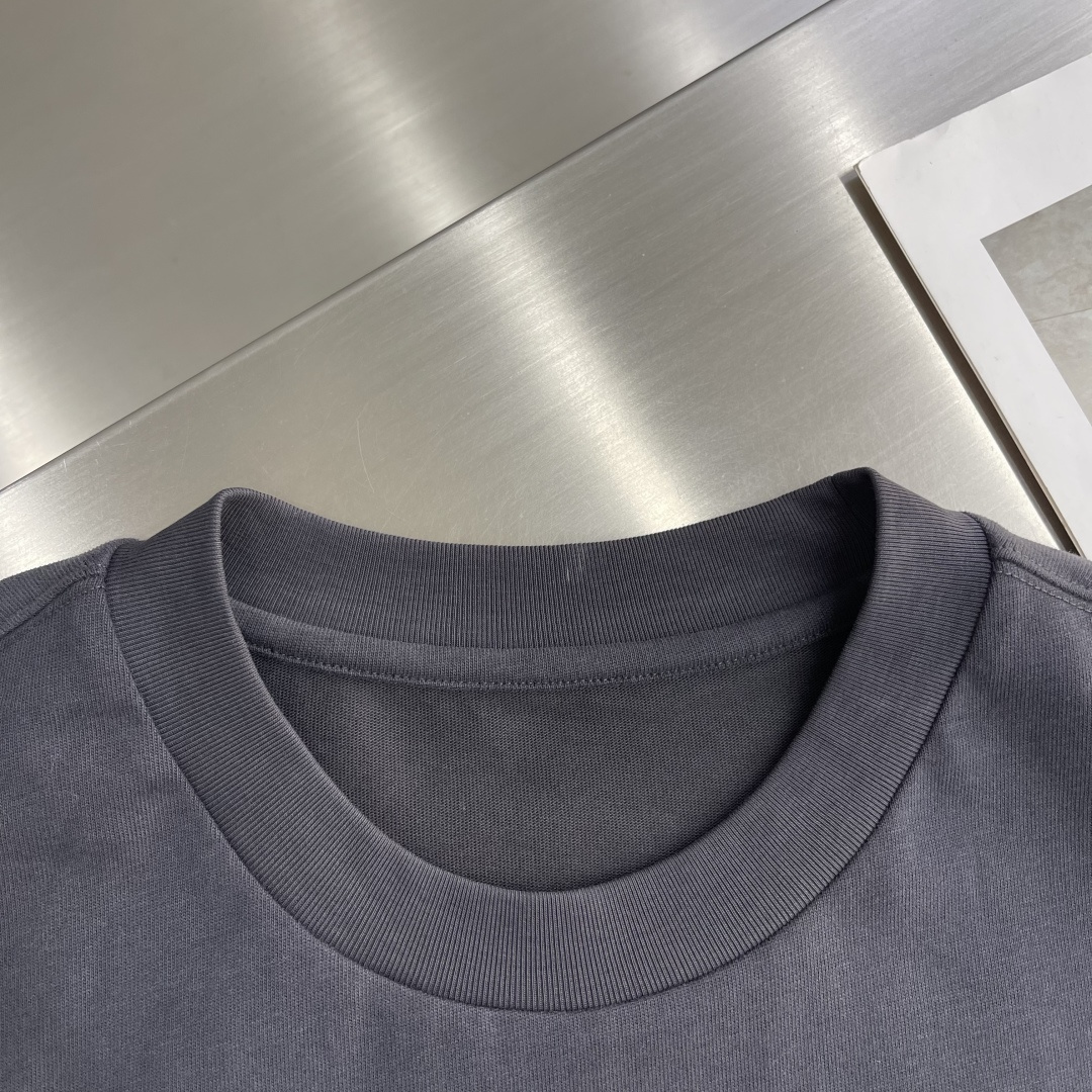 -Dio 2025秋冬系列长袖打底T恤码数：M-5XL 微阔版型绒感双纱面料，面料表面食毛做磨毛工艺肌理