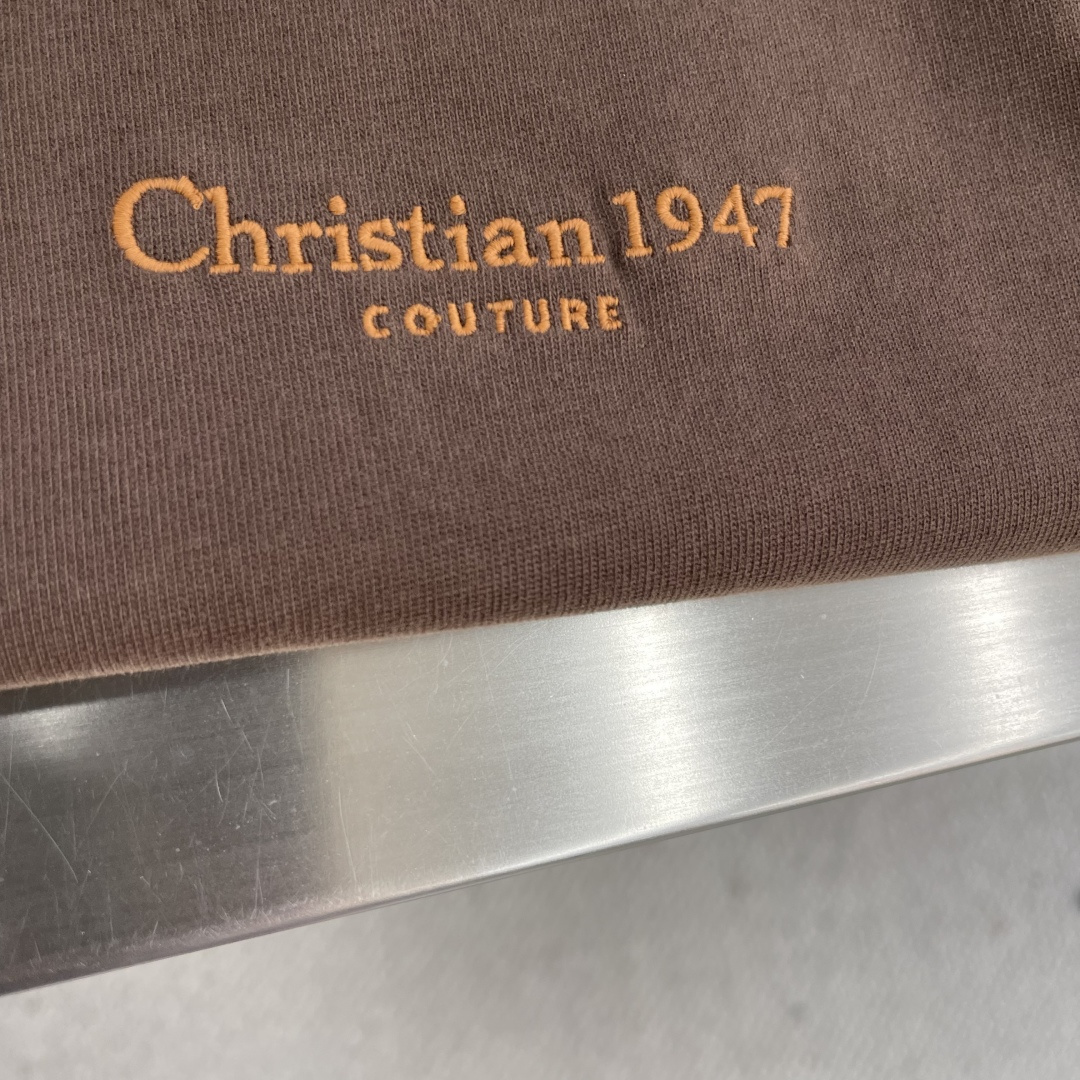 -Dio 2025秋冬系列长袖打底T恤码数：M-5XL 微阔版型绒感双纱面料，面料表面食毛做磨毛工艺肌理