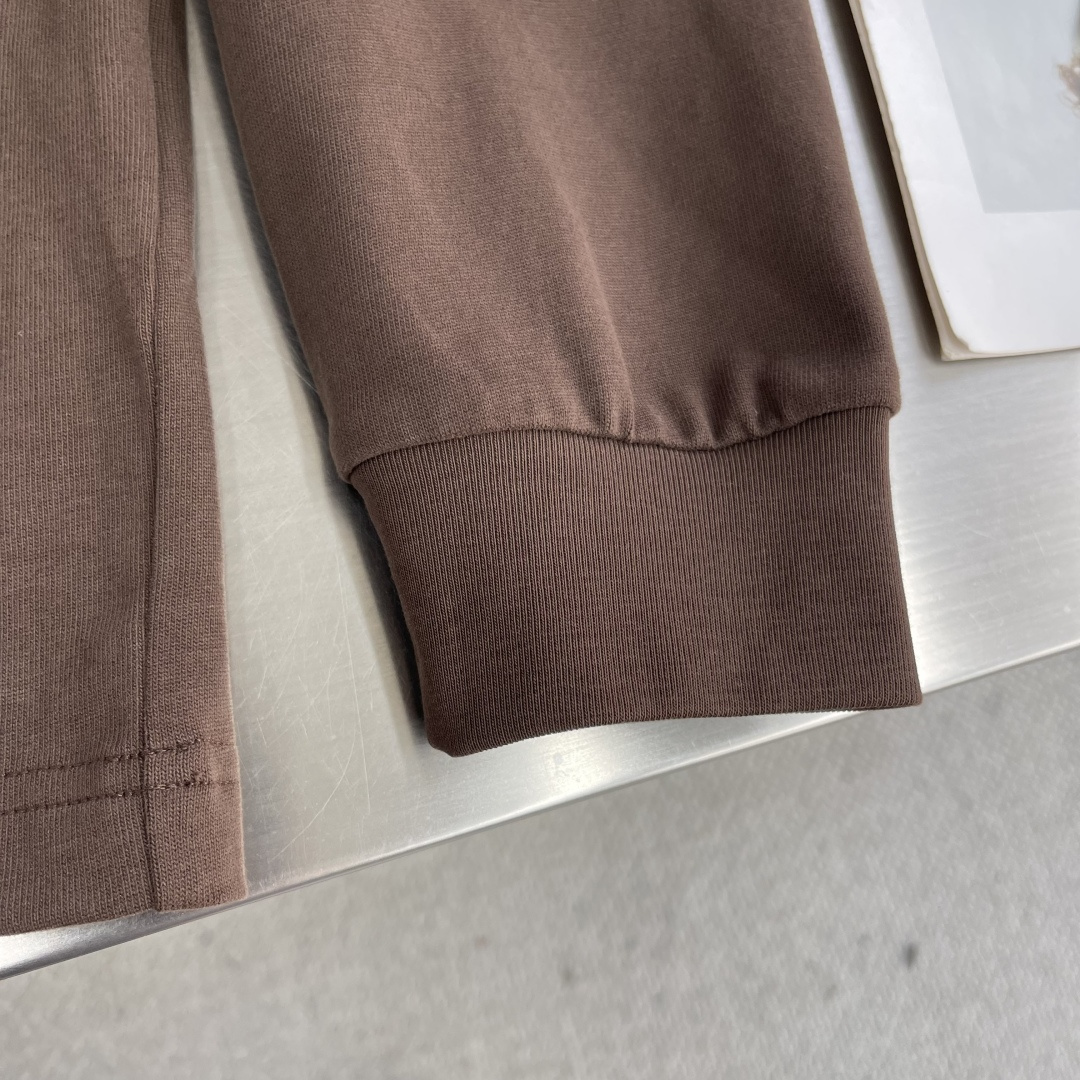 -Dio 2025秋冬系列长袖打底T恤码数：M-5XL 微阔版型绒感双纱面料，面料表面食毛做磨毛工艺肌理