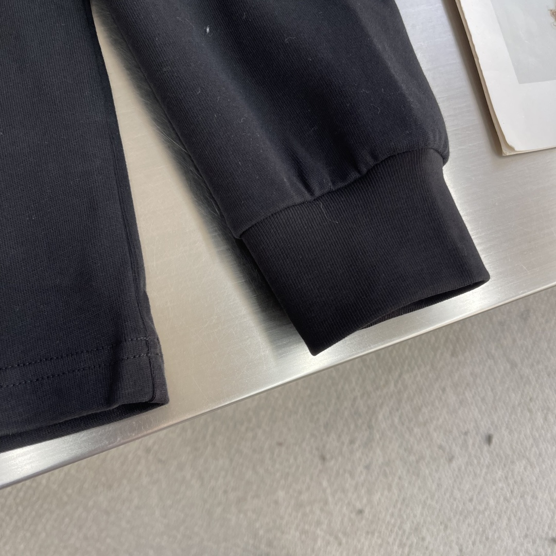 -Dio 2025秋冬系列长袖打底T恤码数：M-5XL 微阔版型绒感双纱面料，面料表面食毛做磨毛工艺肌理