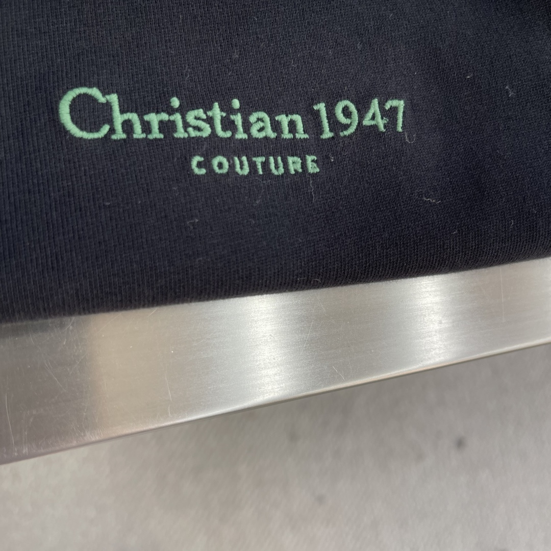 -Dio 2025秋冬系列长袖打底T恤码数：M-5XL 微阔版型绒感双纱面料，面料表面食毛做磨毛工艺肌理