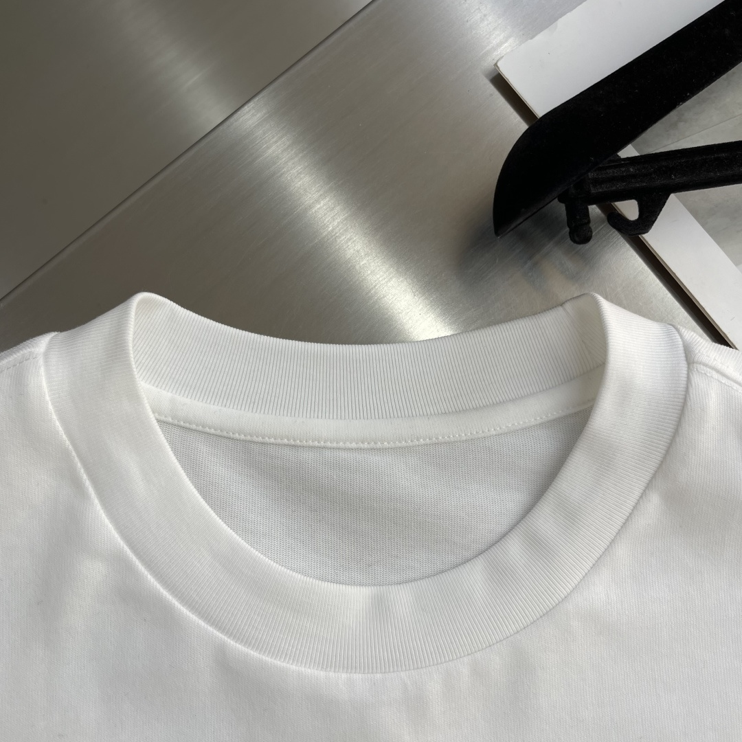 -Dio 2025秋冬系列长袖打底T恤码数：M-5XL 微阔版型绒感双纱面料，面料表面食毛做磨毛工艺肌理