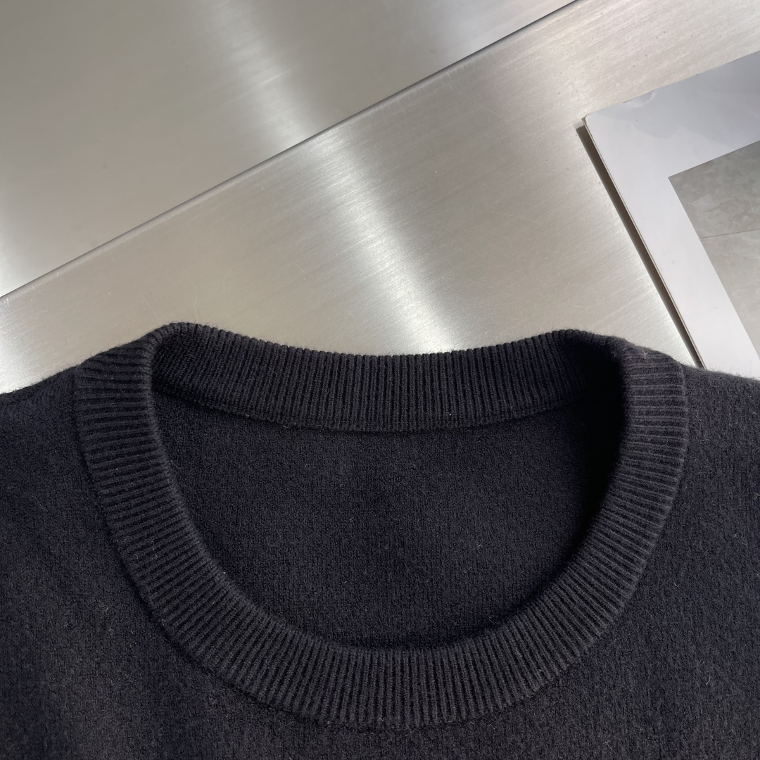 -驴牌 2025秋冬系列针织毛衣尺码: M-3XL 微阔版型工艺：亲肤柔软 保暖性好 抗起球 上身时尚潮