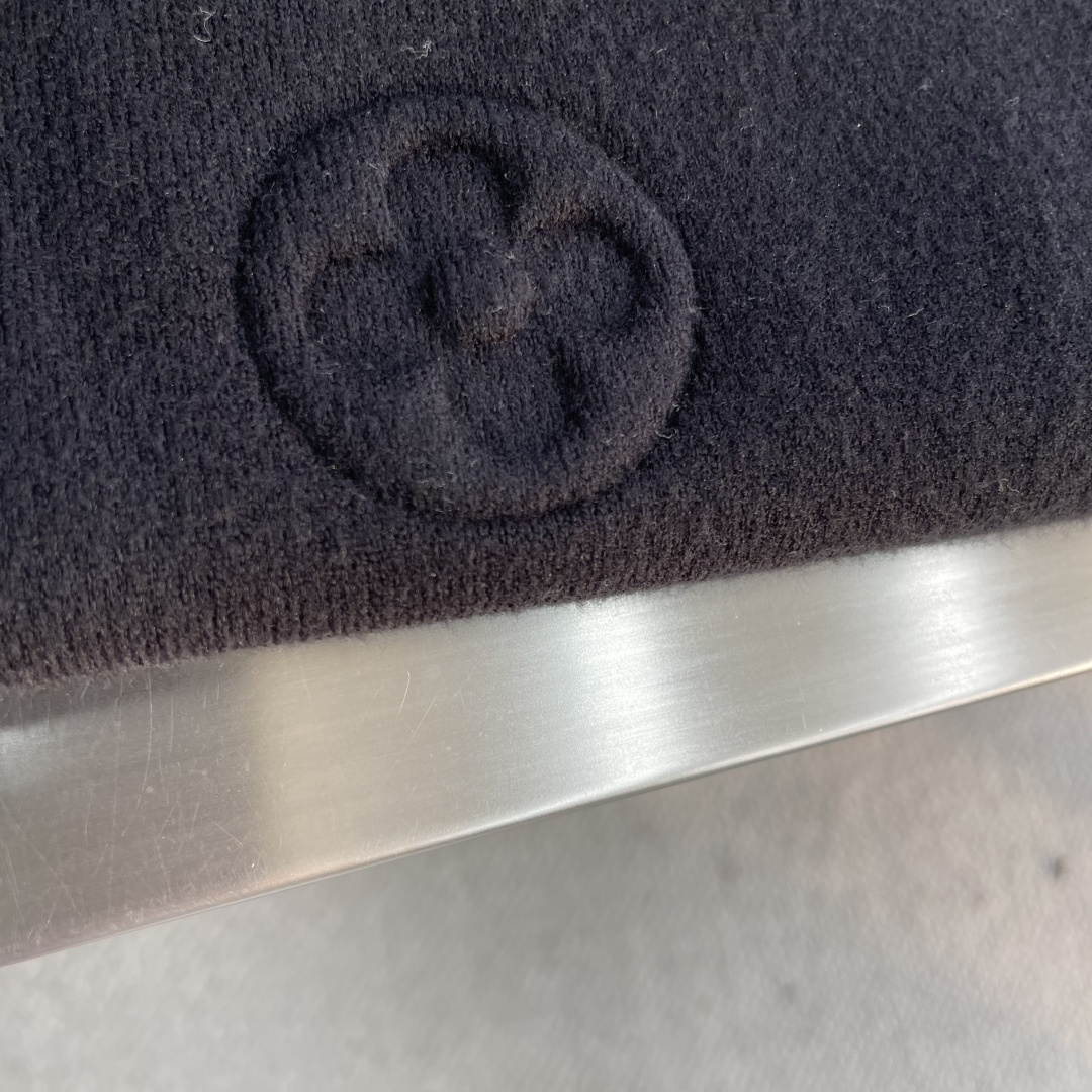 -驴牌 2025秋冬系列针织毛衣尺码: M-3XL 微阔版型工艺：亲肤柔软 保暖性好 抗起球 上身时尚潮