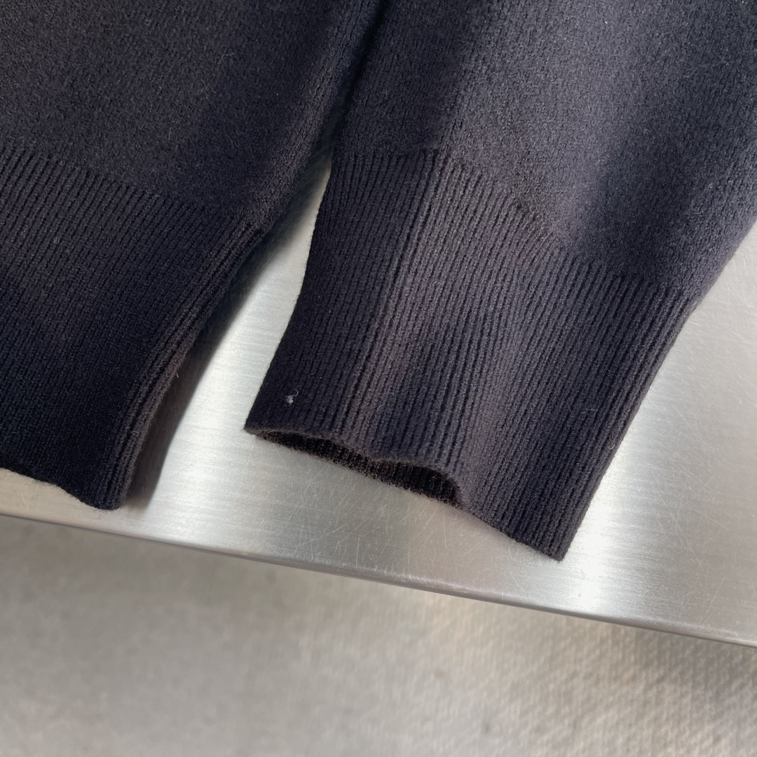 -驴牌 2025秋冬系列针织毛衣尺码: M-3XL 微阔版型工艺：亲肤柔软 保暖性好 抗起球 上身时尚潮