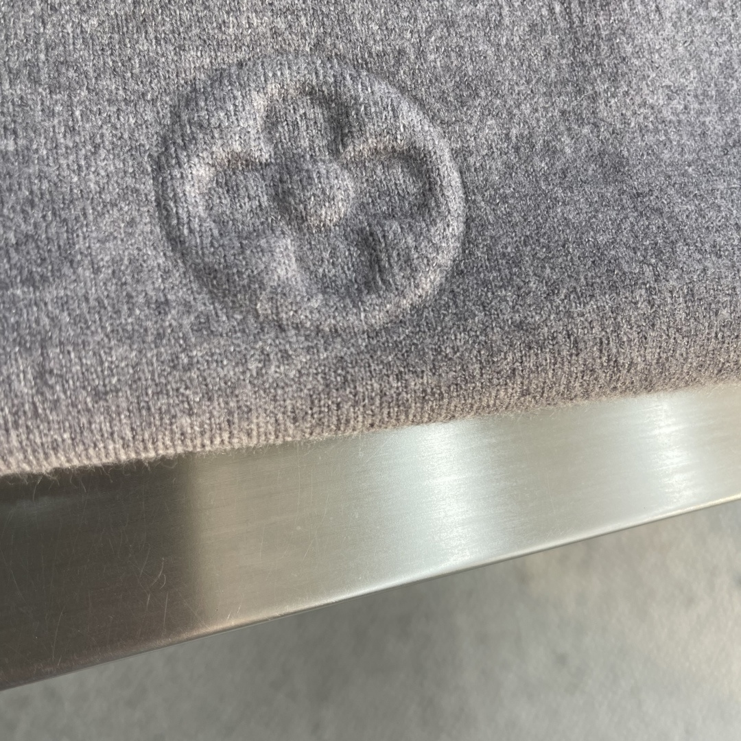 -驴牌 2025秋冬系列针织毛衣尺码: M-3XL 微阔版型工艺：亲肤柔软 保暖性好 抗起球 上身时尚潮