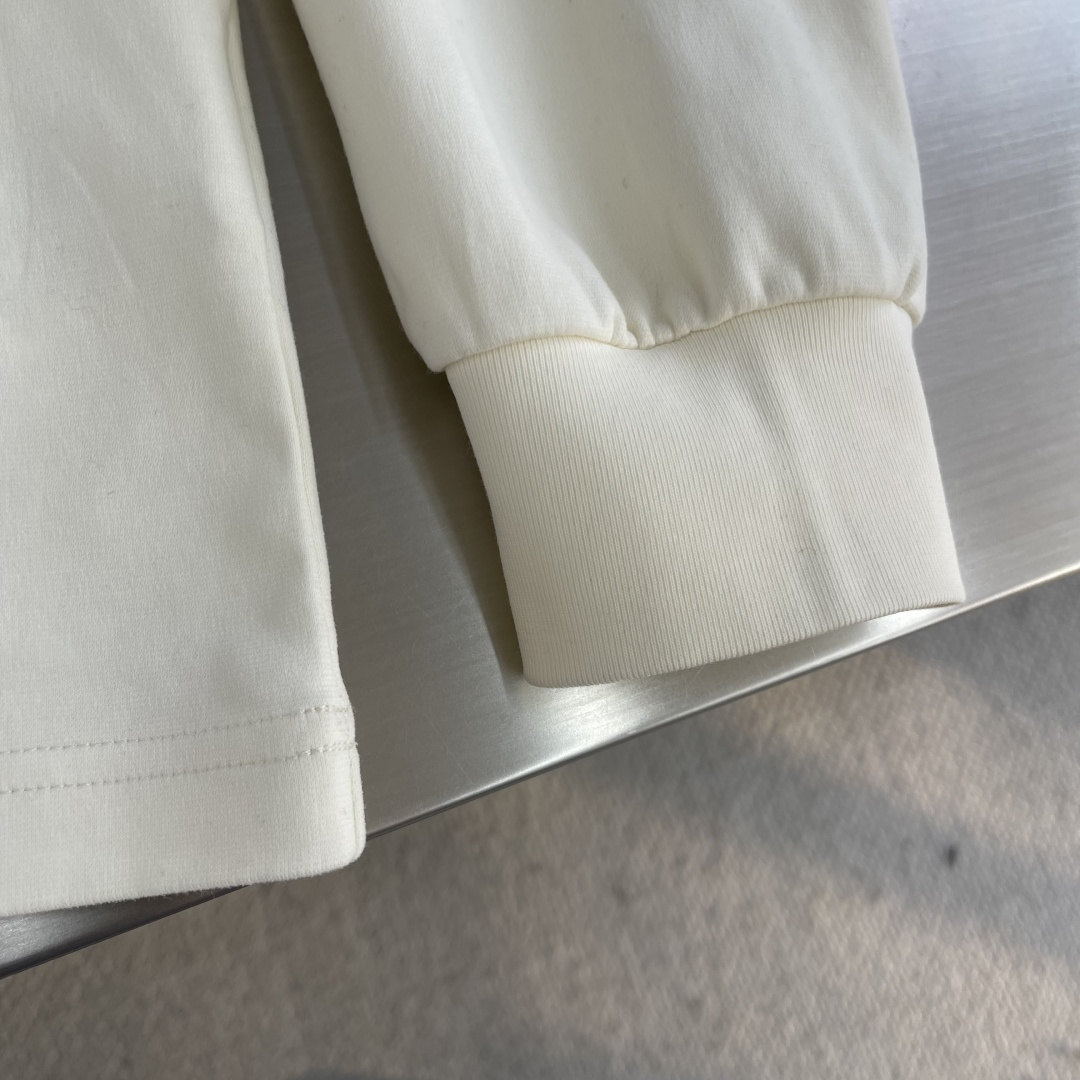 -Dio 2025秋冬系列休闲长袖T恤码数：M-5XL 微阔版型潮流罗马磨毛。面料表面刷毛做磨毛工艺与特