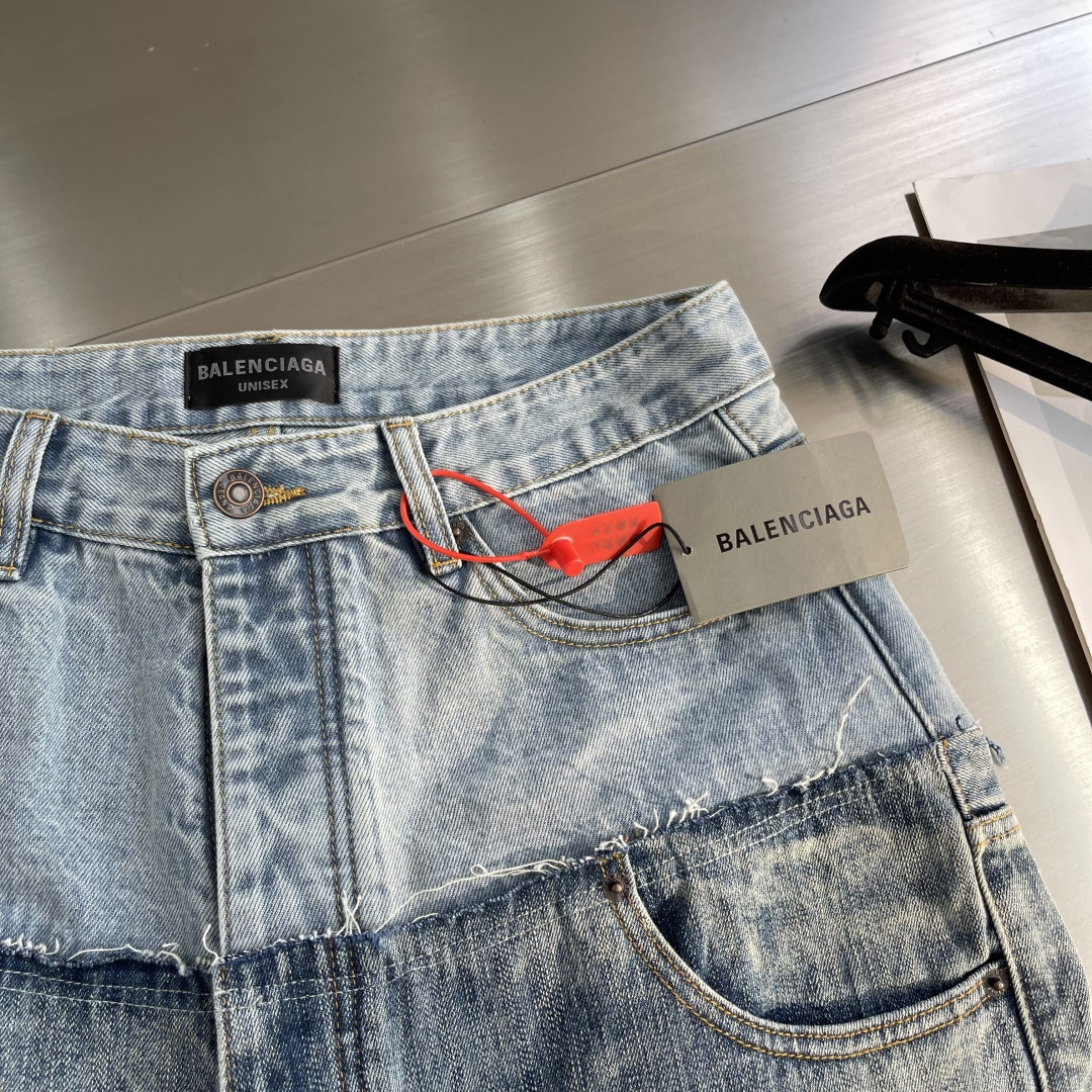-Balenciag 拼接口袋牛仔裤定制缎蓝赛洛纺牛仔绮料 质感十足 舒适贴肤 以色彩的渐变与碰撞为核心