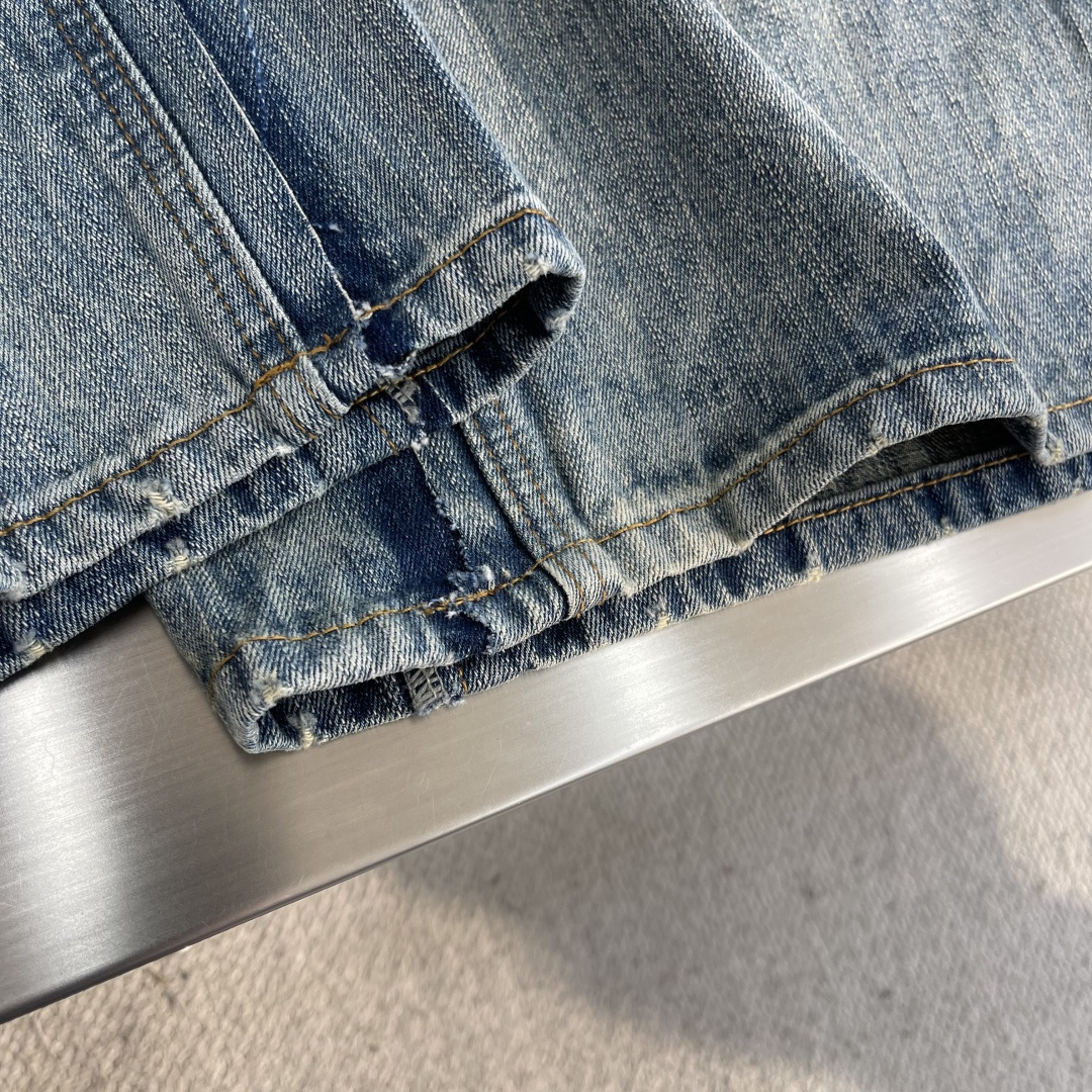 -Balenciag 拼接口袋牛仔裤定制缎蓝赛洛纺牛仔绮料 质感十足 舒适贴肤 以色彩的渐变与碰撞为核心