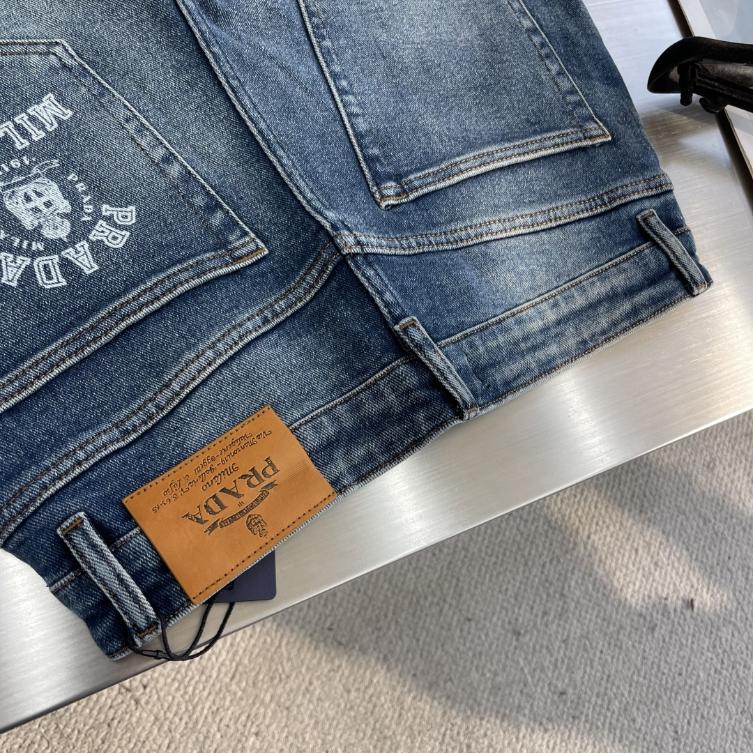 -PRAD 25早秋款 男士小直筒牛仔裤 秋冬新款超柔软，弹力面料，复杂的手工艺叠加，任何一个洗水环节多