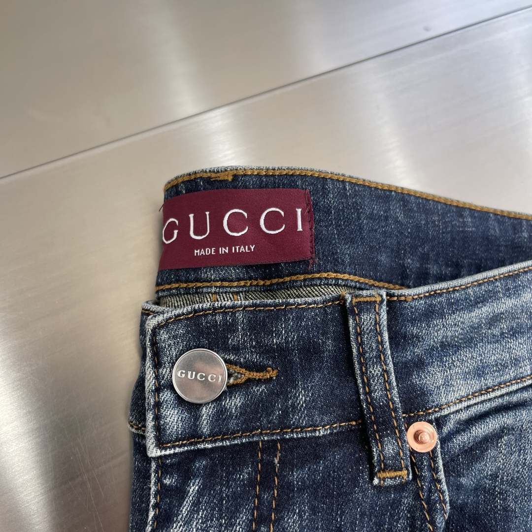 -GUCC 25秋冬男士裤角卷边logo丹宁牛仔裤，官宣画册海报穿搭款！ 客供高级进口的丹宁原色面料，特