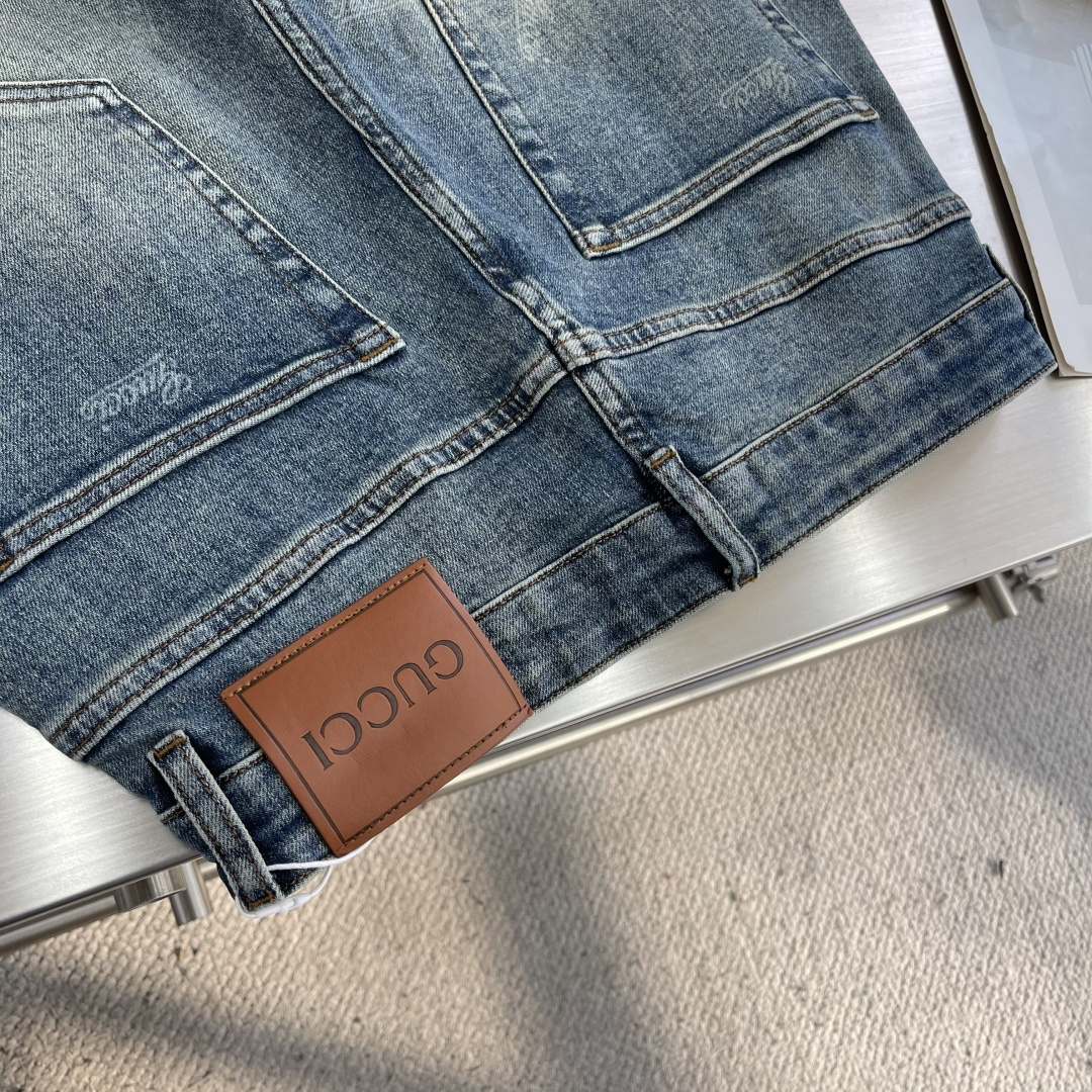 -GUCC 2025早秋新品经典男士丹宁时尚水洗牛仔裤，纯正 香港洋行渠道货 经典明星级单品，丹宁牛仔裤
