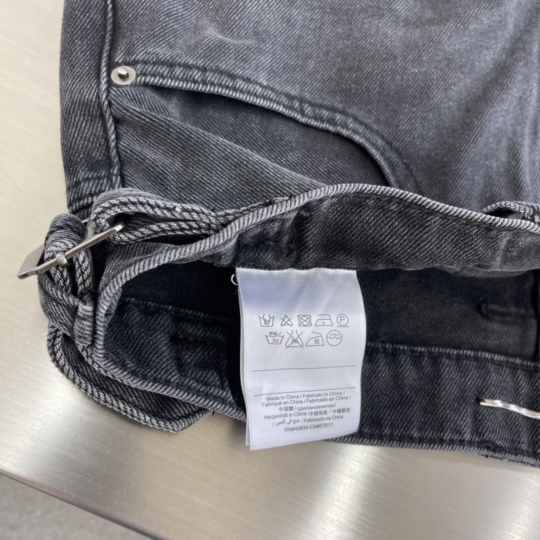 -SlP🆕 2025秋冬系列牛仔长裤 码数：M-3XL 休闲直筒裤 面料:天然有机棉织造而成的粗斜纹风格