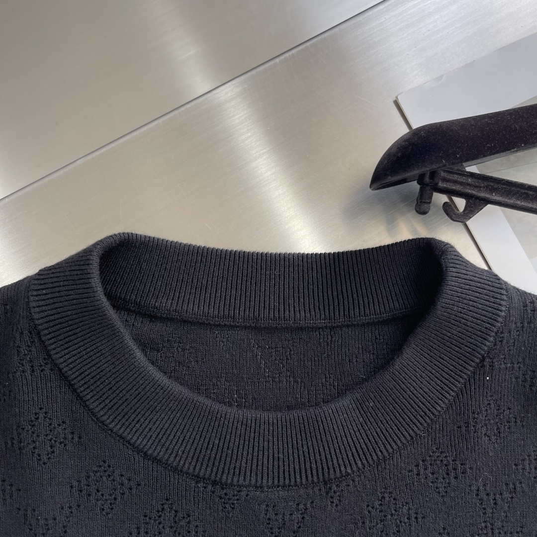 -驴家 2025秋冬系列针织毛衣尺码: M-3XL 微阔版型亲肤柔软 保暖性好 抗起球 上身时尚潮流 🔥