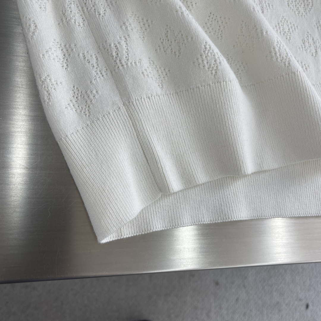 -驴家 2025秋冬系列针织毛衣尺码: M-3XL 微阔版型亲肤柔软 保暖性好 抗起球 上身时尚潮流 🔥