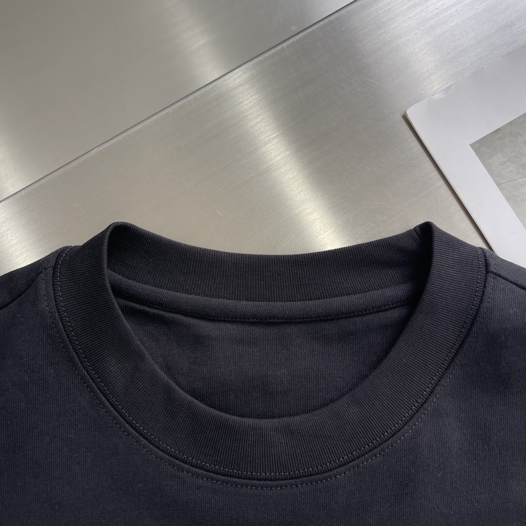 -VLTN 2025秋冬系列长袖打底T恤码数：M-5XL 微阔版型绒感双纱面料，面料表面食毛做磨毛工艺肌