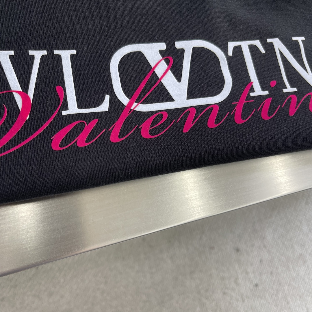 -VLTN 2025秋冬系列长袖打底T恤码数：M-5XL 微阔版型绒感双纱面料，面料表面食毛做磨毛工艺肌