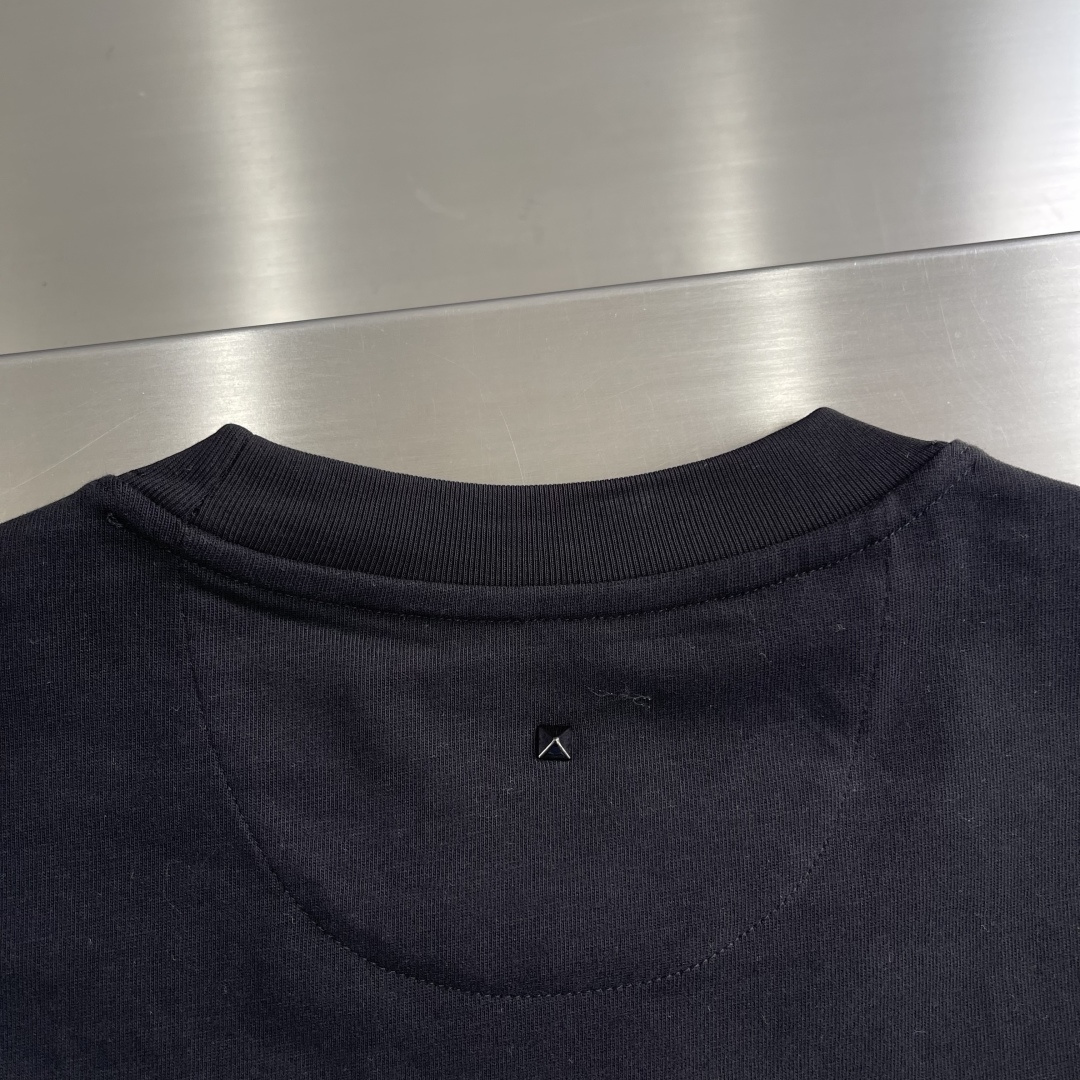 -VLTN 2025秋冬系列长袖打底T恤码数：M-5XL 微阔版型绒感双纱面料，面料表面食毛做磨毛工艺肌