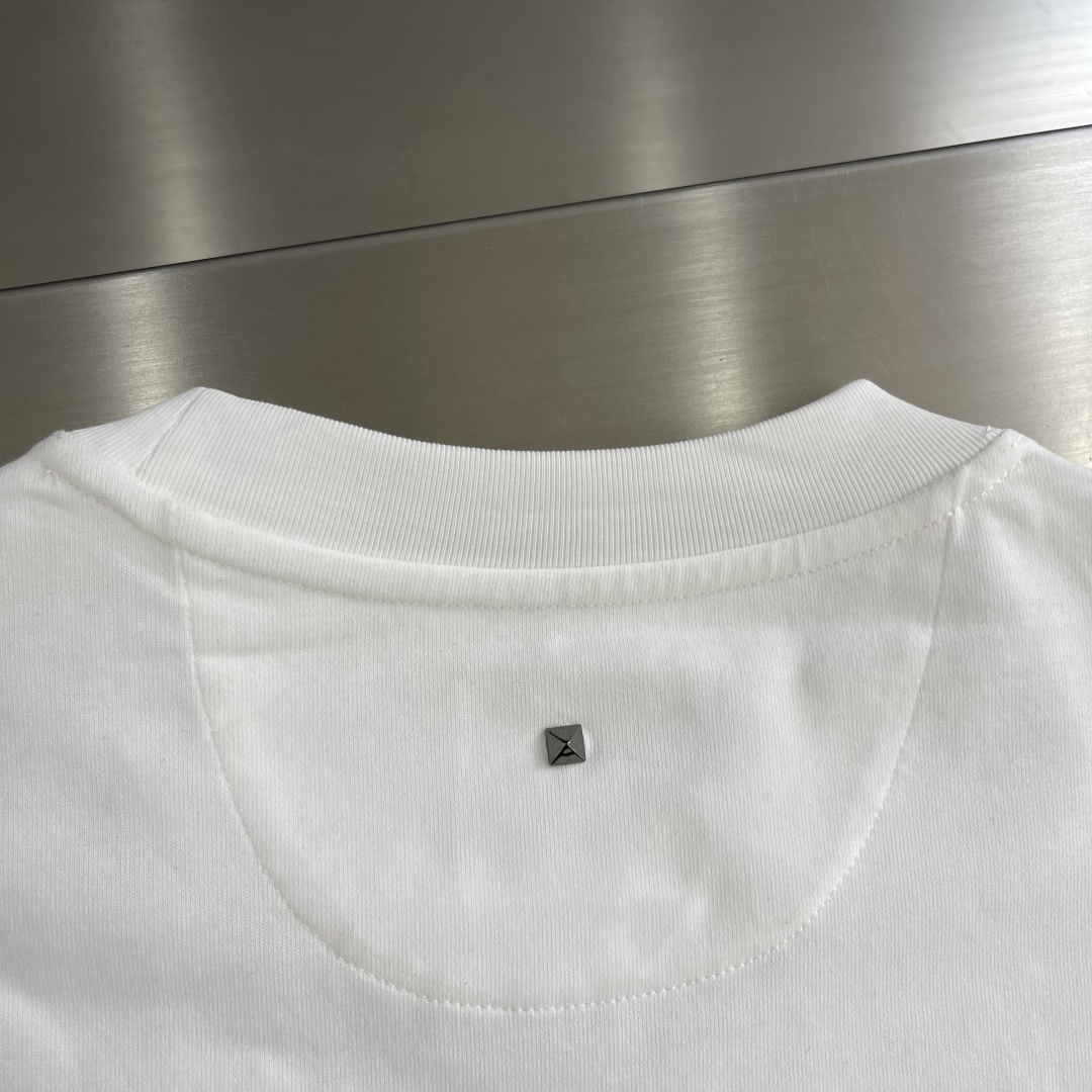 -VLTN 2025秋冬系列长袖打底T恤码数：M-5XL 微阔版型绒感双纱面料，面料表面食毛做磨毛工艺肌