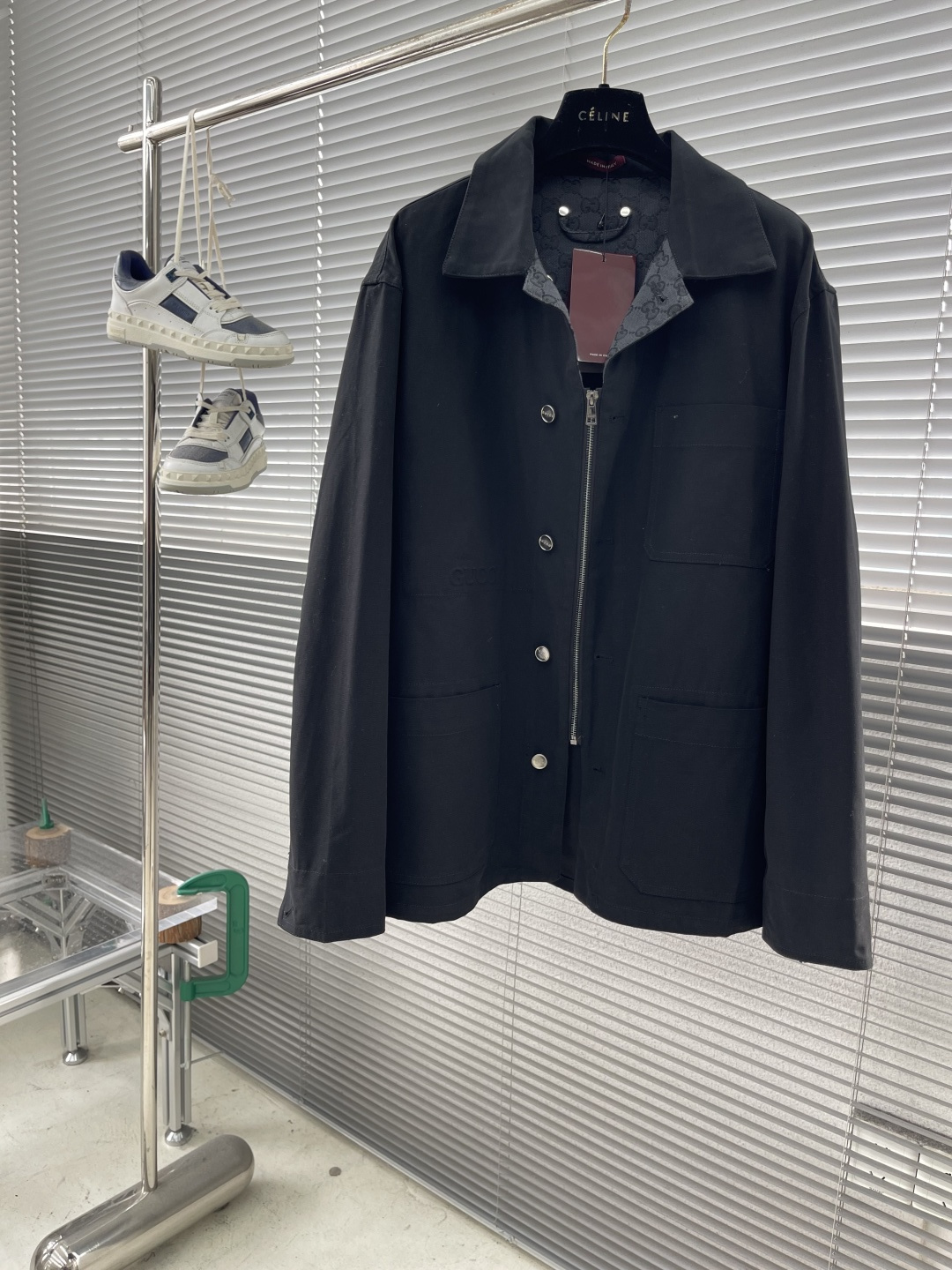 NO:743459,The highest version on the market, the girl inspects the goods, trims the three marks on the threads, and delivers the goods. You can send pictures and videos. If you want quality and service, please add me on WeChat. We will not accept urgent orders. -GUCC GG jacquard canvas jacket. This jacket is made of black fabric and GG canvas. The front zipper and button opening and closing express the unique charm. Size 46 48 50 52 Length 72747678 Bust 118122 126  130 Shoulder width 48.5 50 51.5 53,Gucci-clothing,gucci,gucci,jackets & coats,19860909市面最高版本小妹验货、修剪线头上三标、发货可发图及拍视频,要品质要服务的加我微信,不接急单. -GUCC GG提花帆布夹克 这款夹克已黑色面料搭配GG帆布匠心打造,正面拉链和纽扣开合,尽释别致风韵. 码数46 48 50 52 衣长72747678 胸围 118122 126 130 肩宽48.5 50 51.5 53,古驰-服装,gucci,gucci,jackets & coats,,Women's clothing