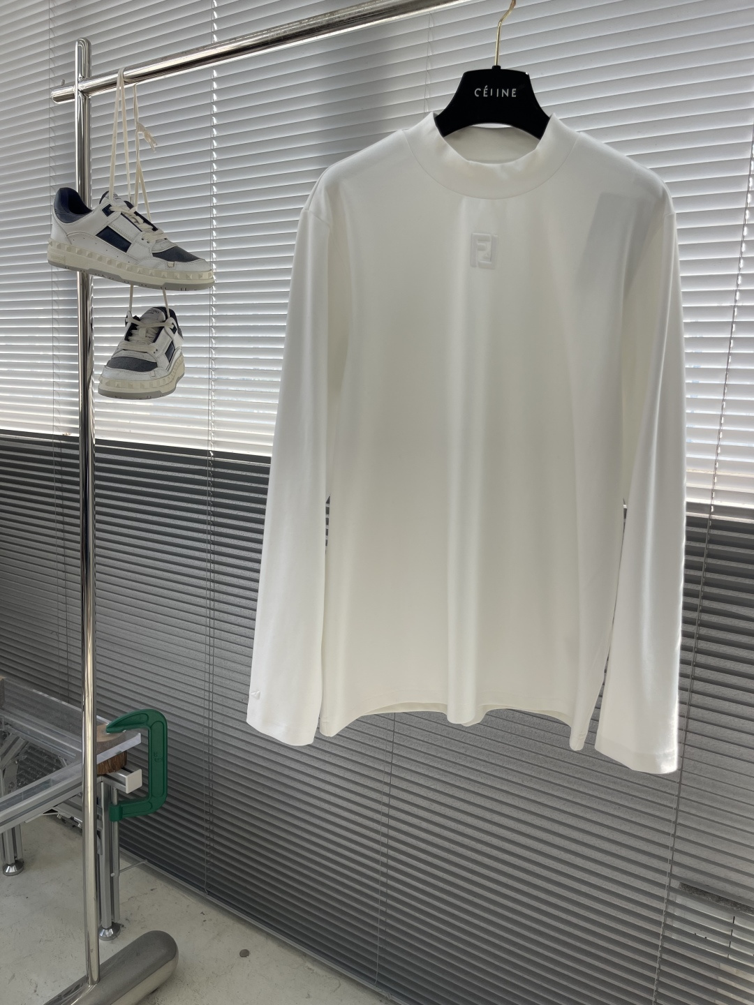 -FEND 2025秋冬系列长袖打底T码数：M-5XL 常规版型抗菌保暖棉。面料布面细腻，延展性强，光泽