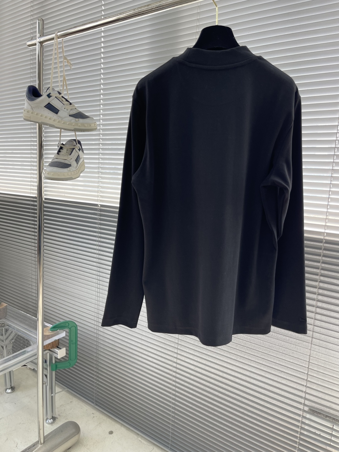 -FEND 2025秋冬系列长袖打底T码数：M-5XL 常规版型抗菌保暖棉。面料布面细腻，延展性强，光泽