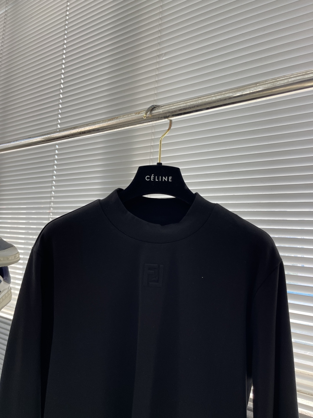 -FEND 2025秋冬系列长袖打底T码数：M-5XL 常规版型抗菌保暖棉。面料布面细腻，延展性强，光泽